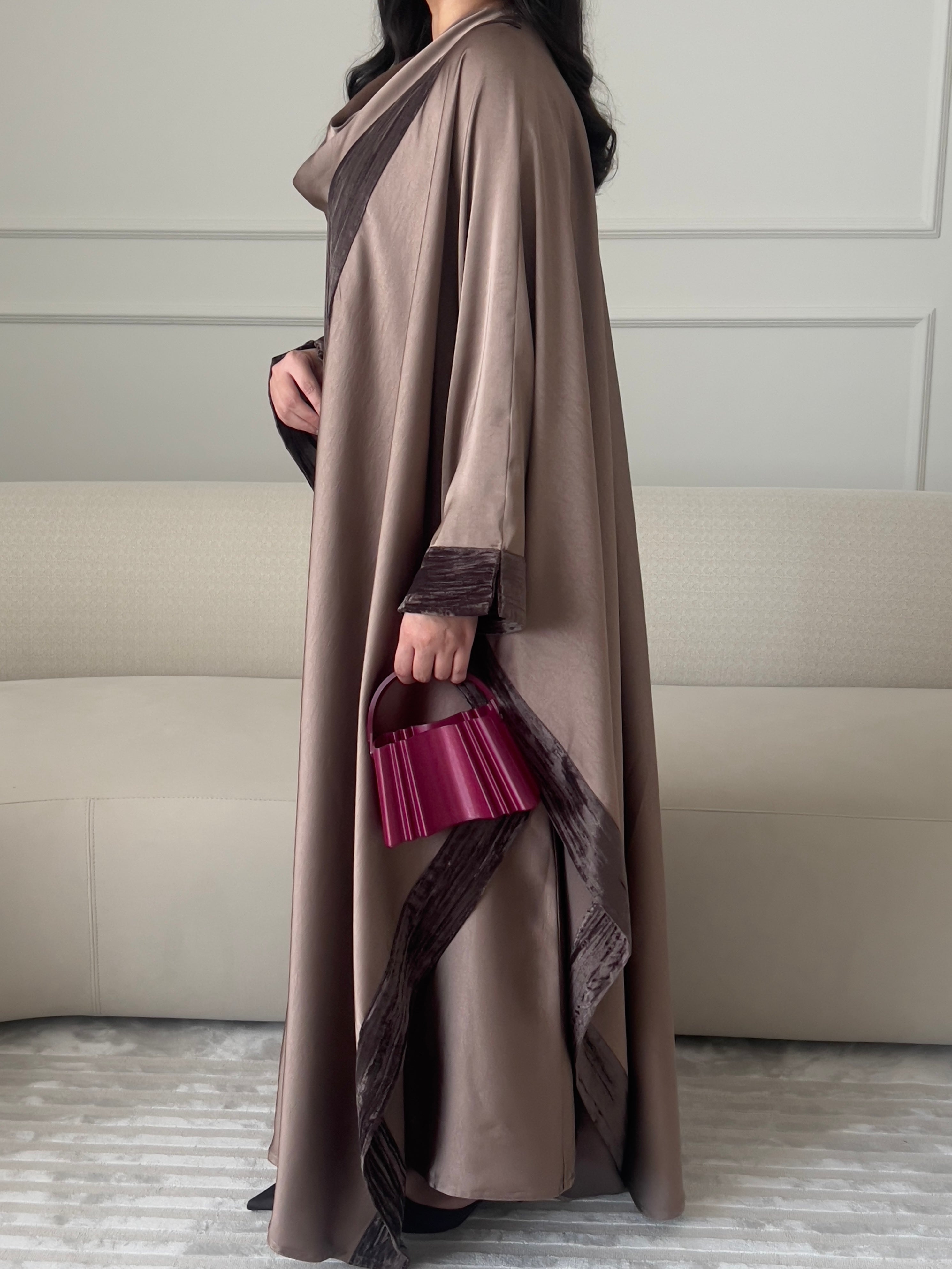 DN201 - SILK ABAYA SET