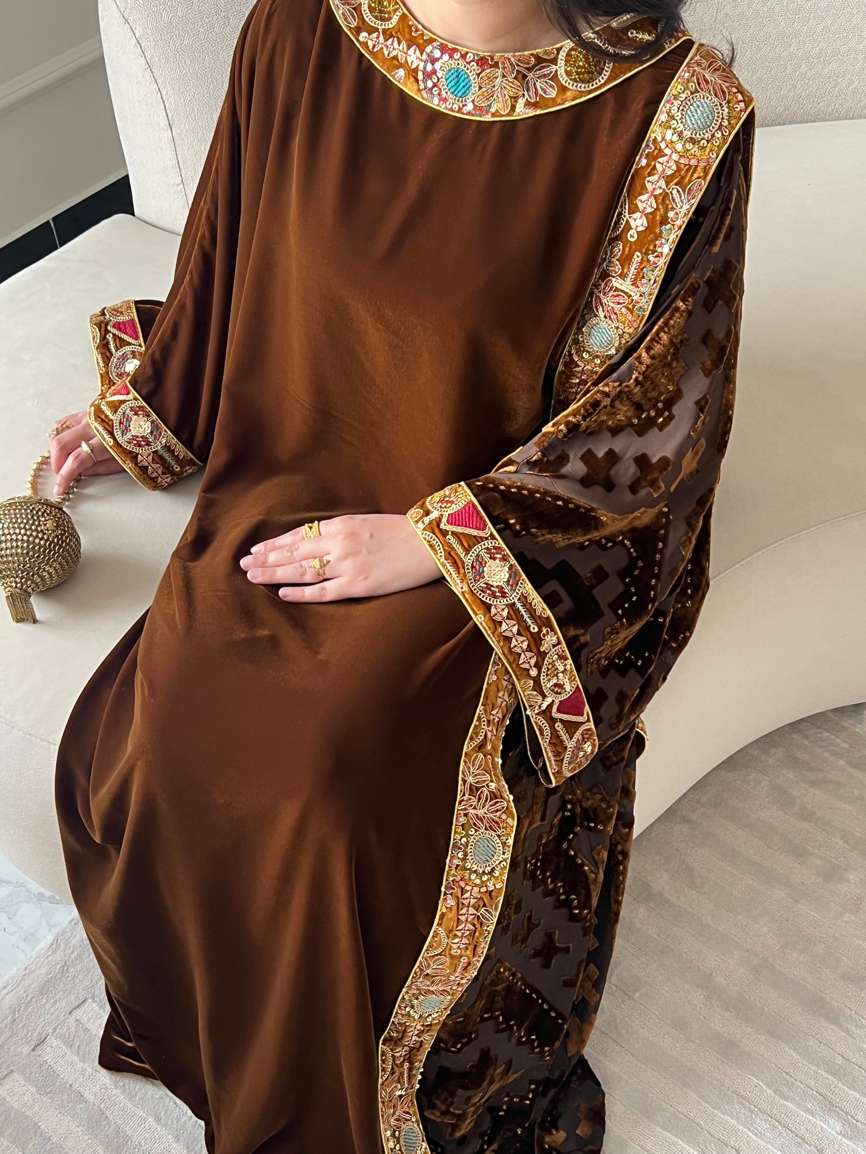 DN247 - VELVET EMBROIDERY