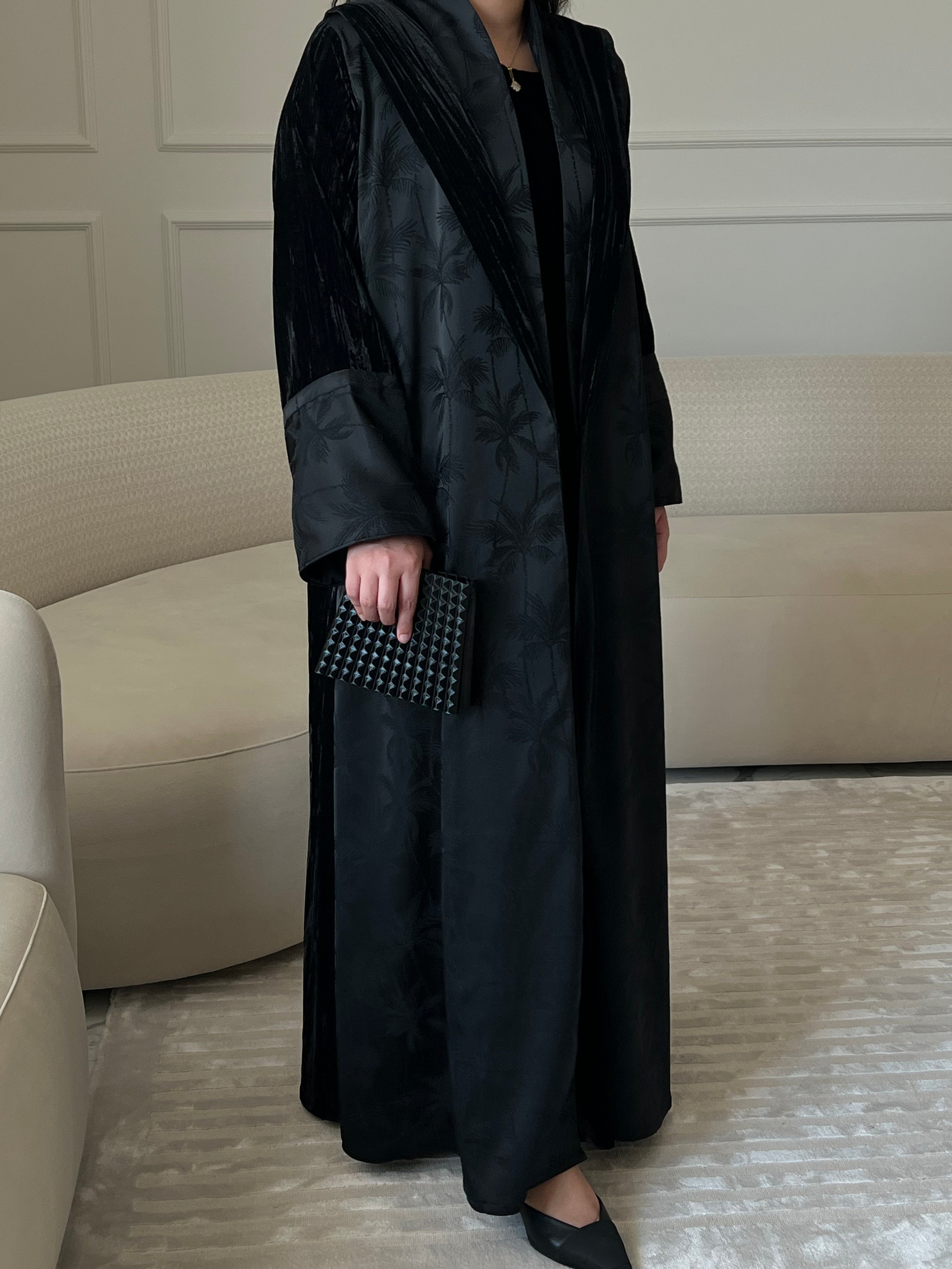 DN210 - VELVET PALM ABAYA