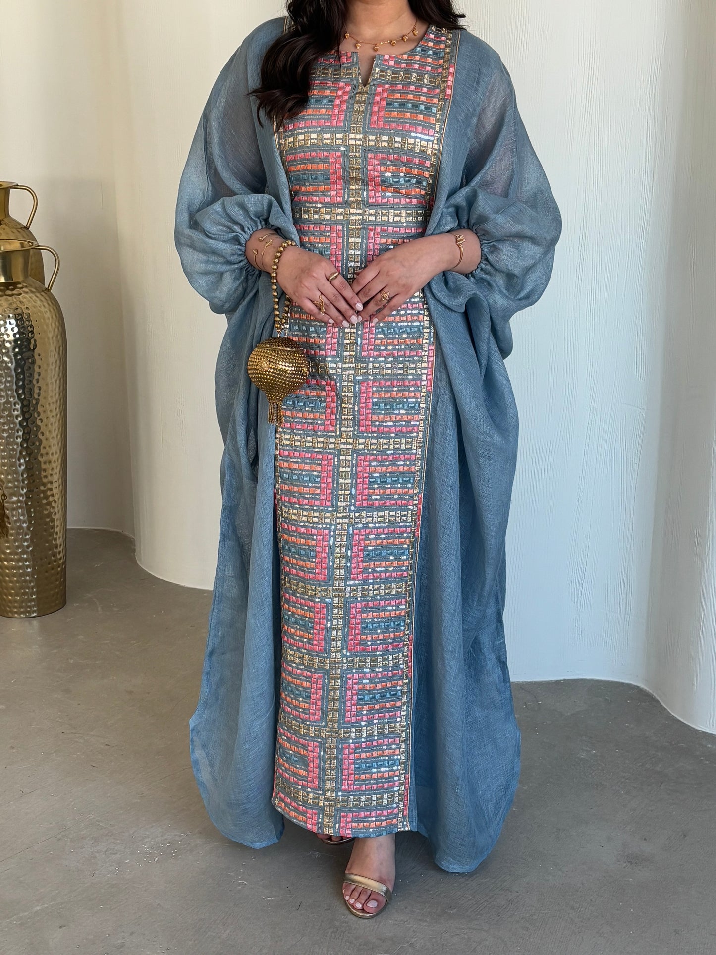 DN124 - COLORFUL EMBROIDERY