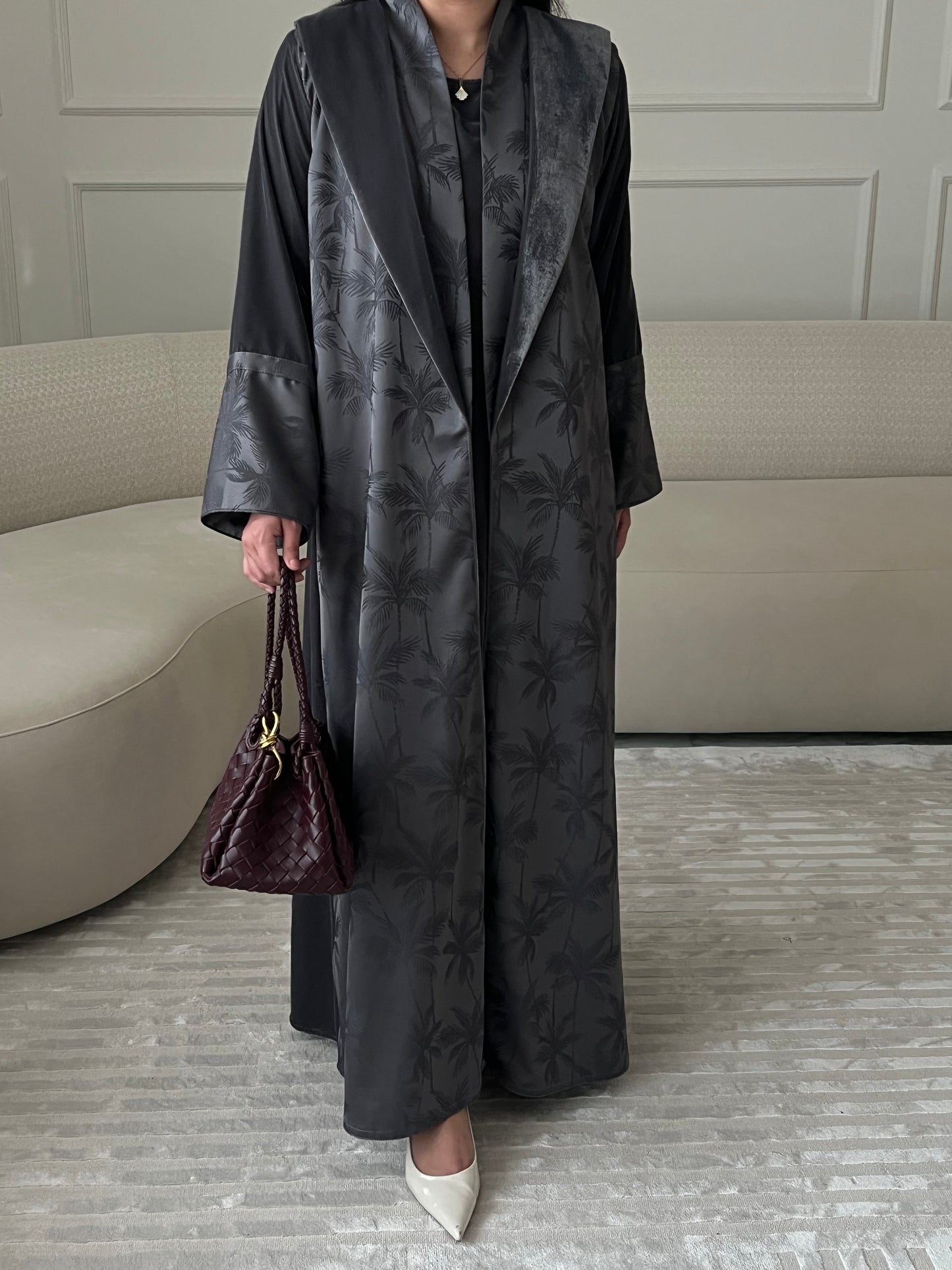 DN209 - VELVET PALM ABAYA
