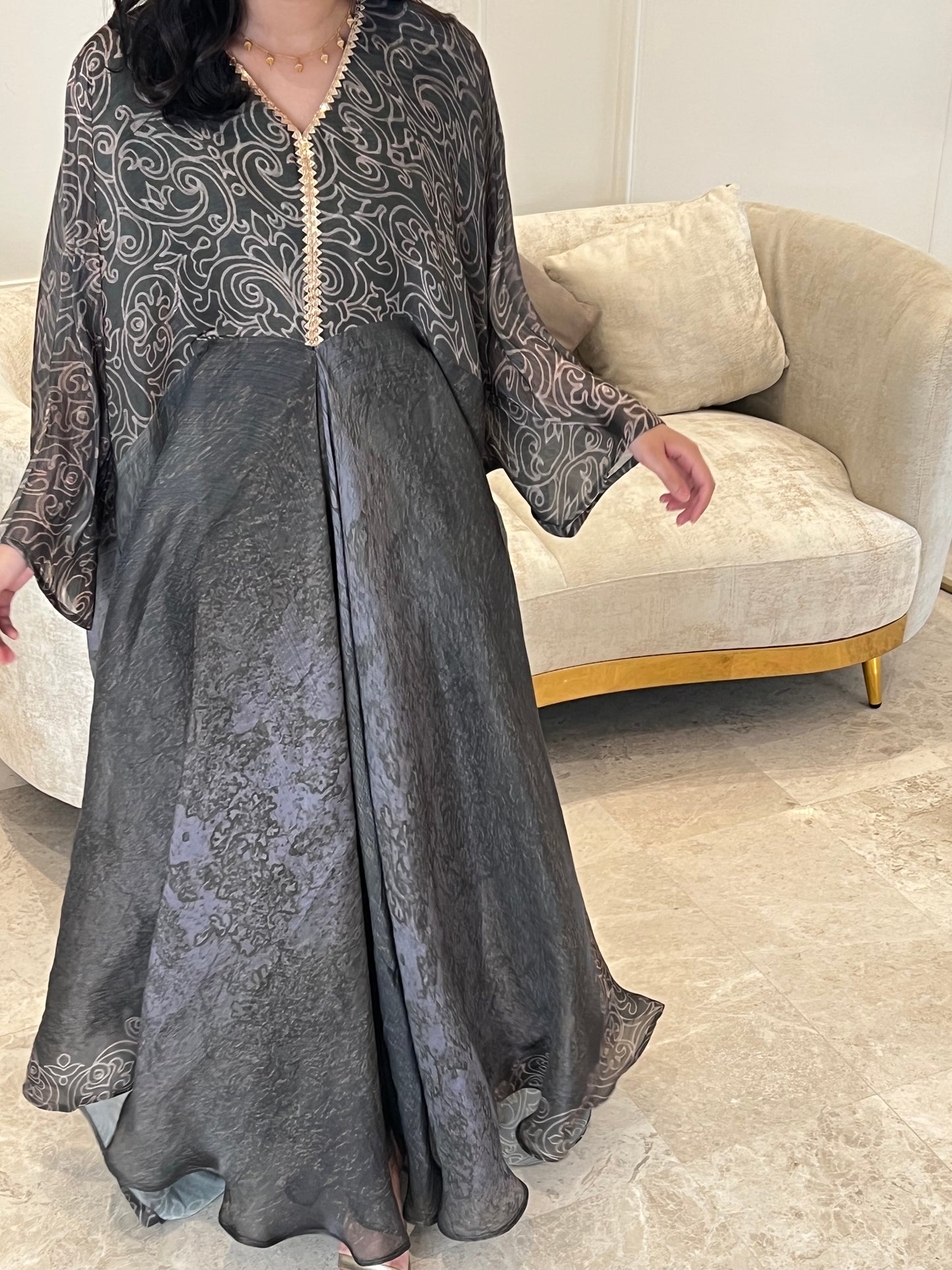 DN069 - ORGANZA KAFTAN
