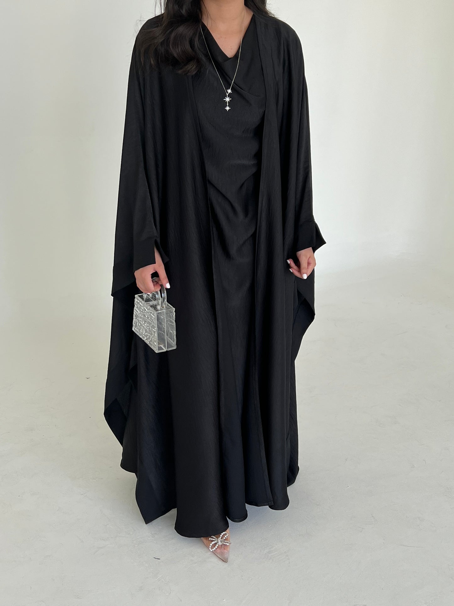 DN079 - SILK ABAYA SET