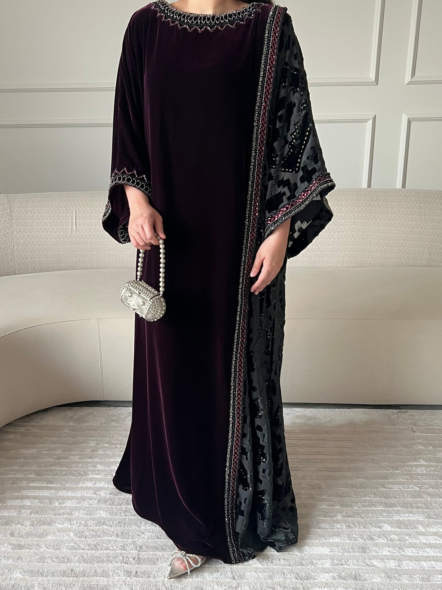 DN252 - VELVET EMBROIDERY