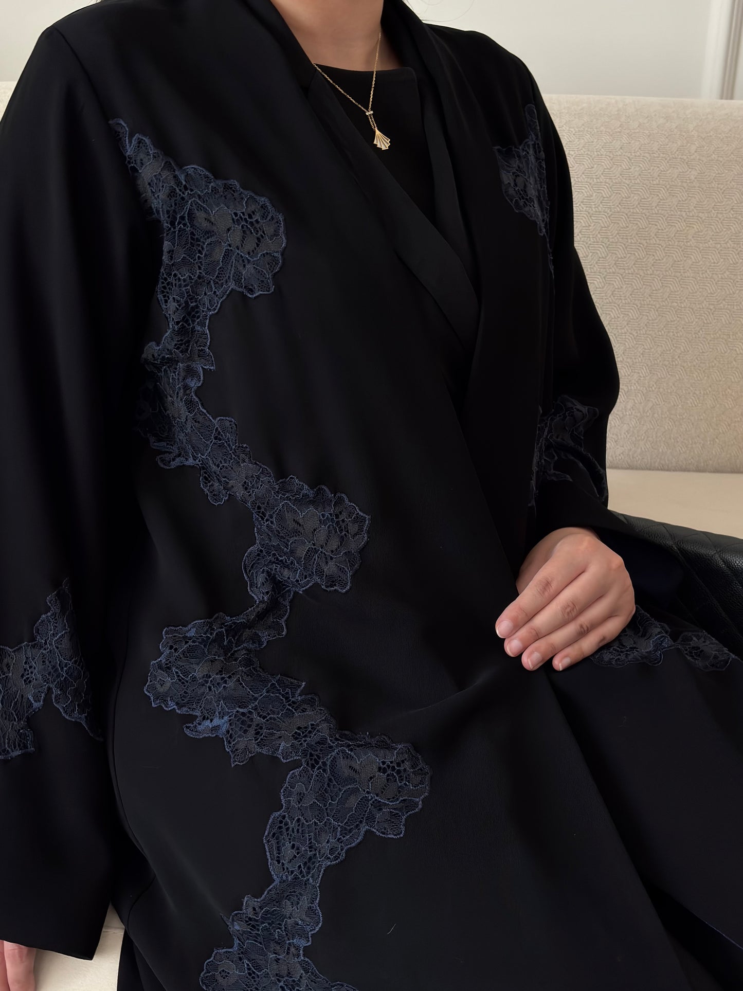 DN285 - LACE ABAYA