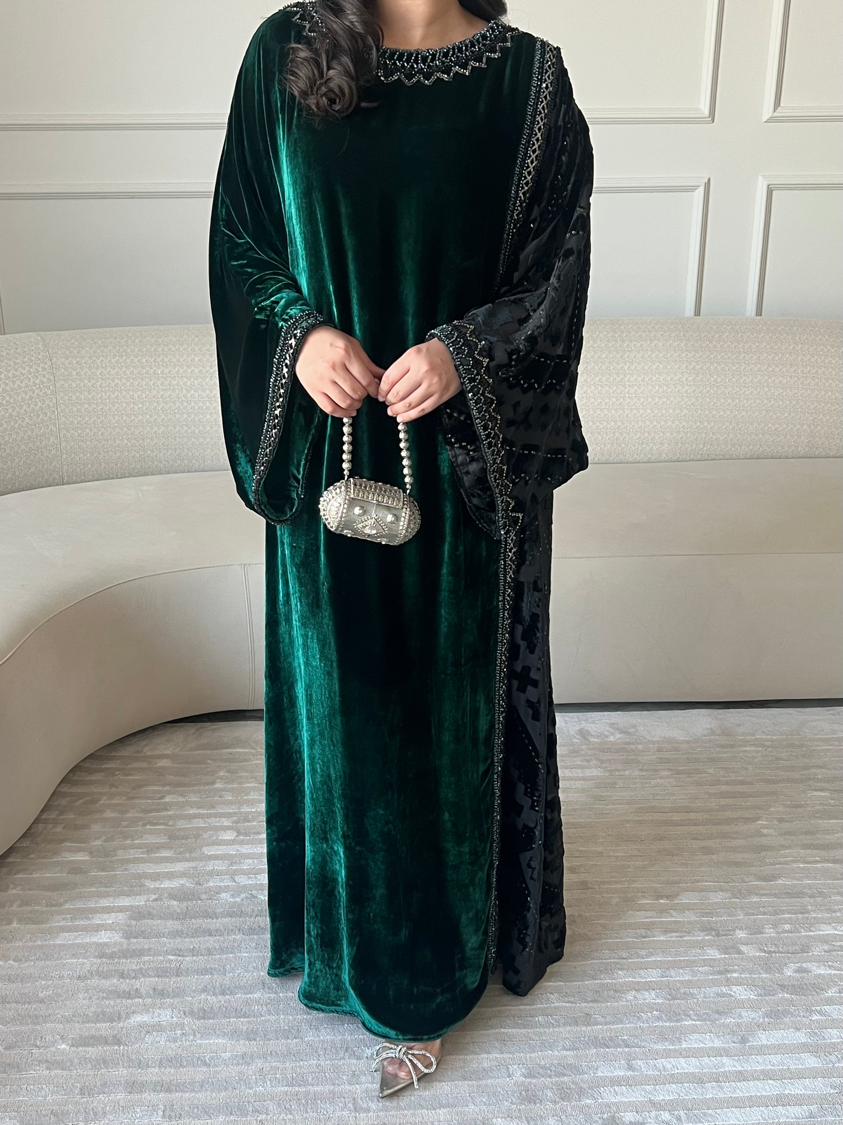 DN253 - VELVET EMBROIDERY