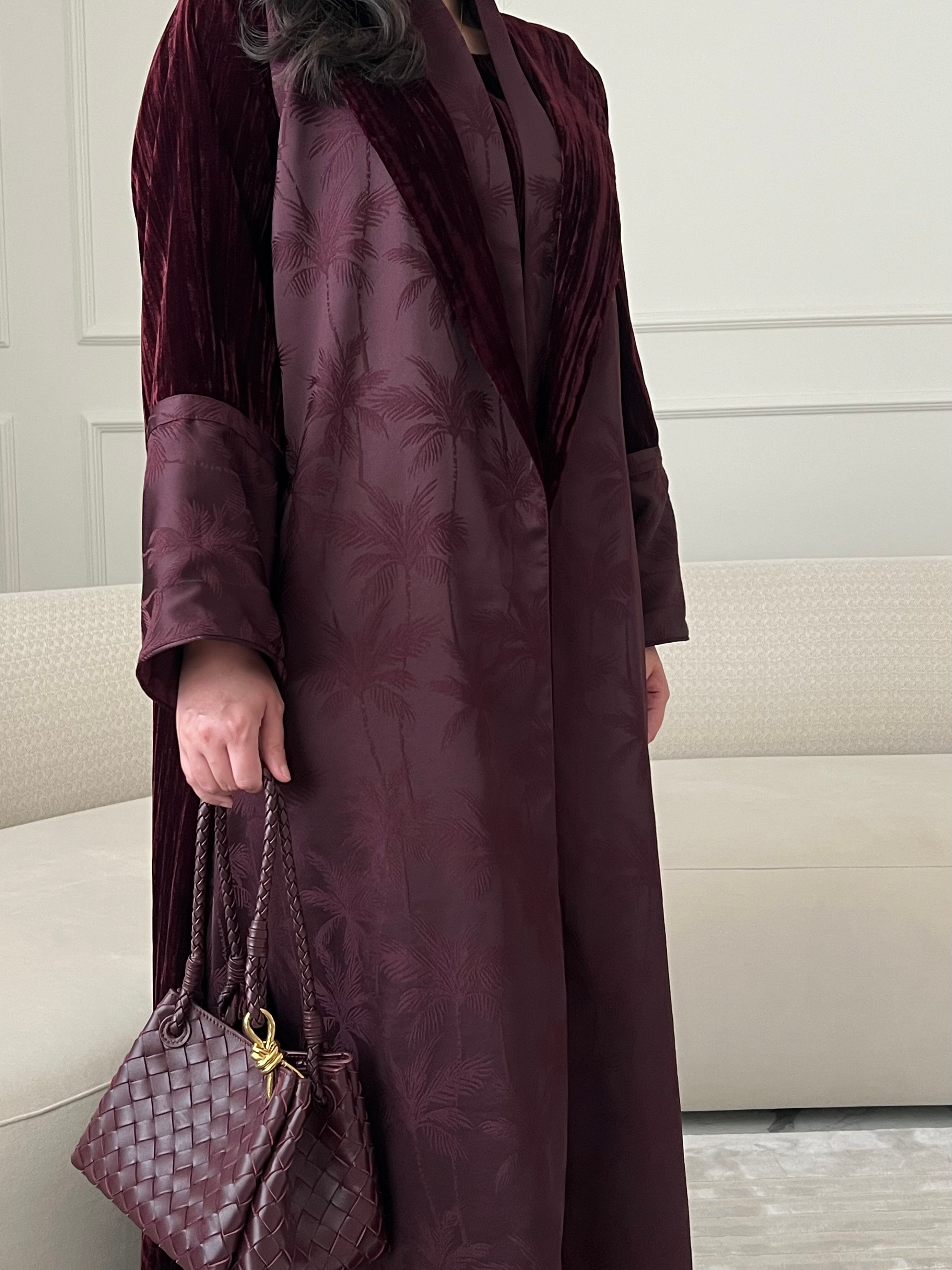 DN211 - VELVET PALM ABAYA