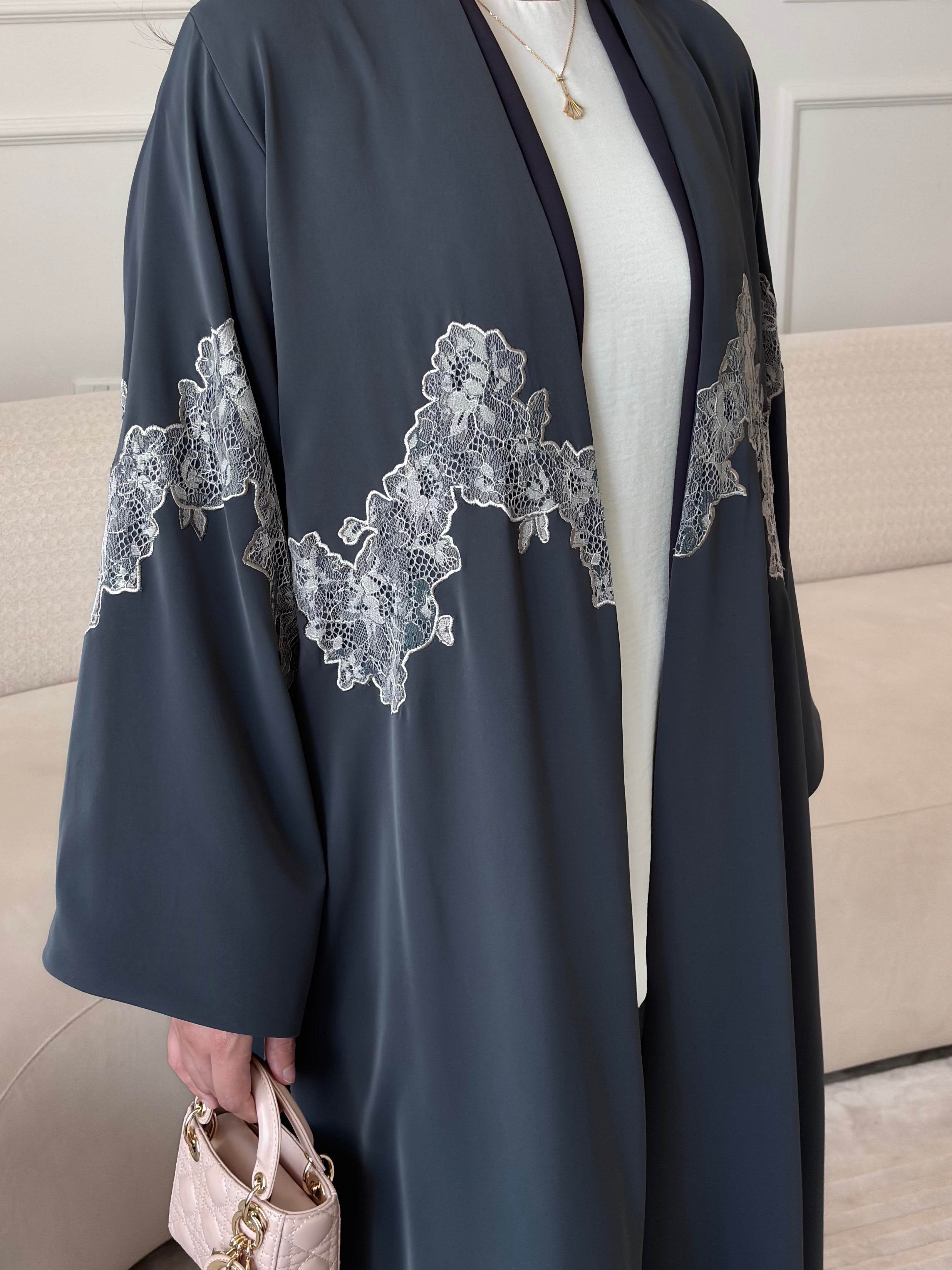 DN281 - LACE ABAYA