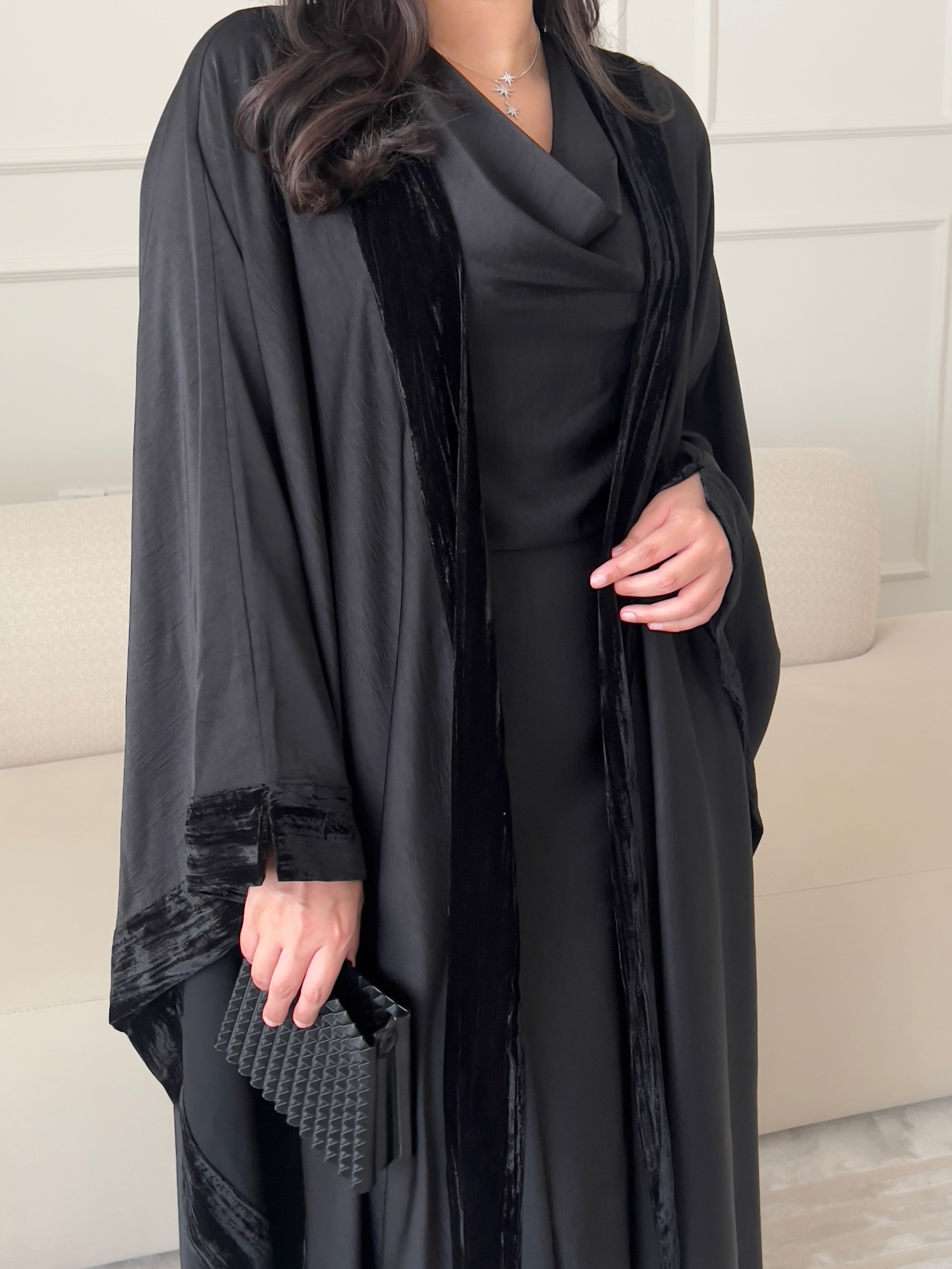 DN202 - SILK ABAYA SET