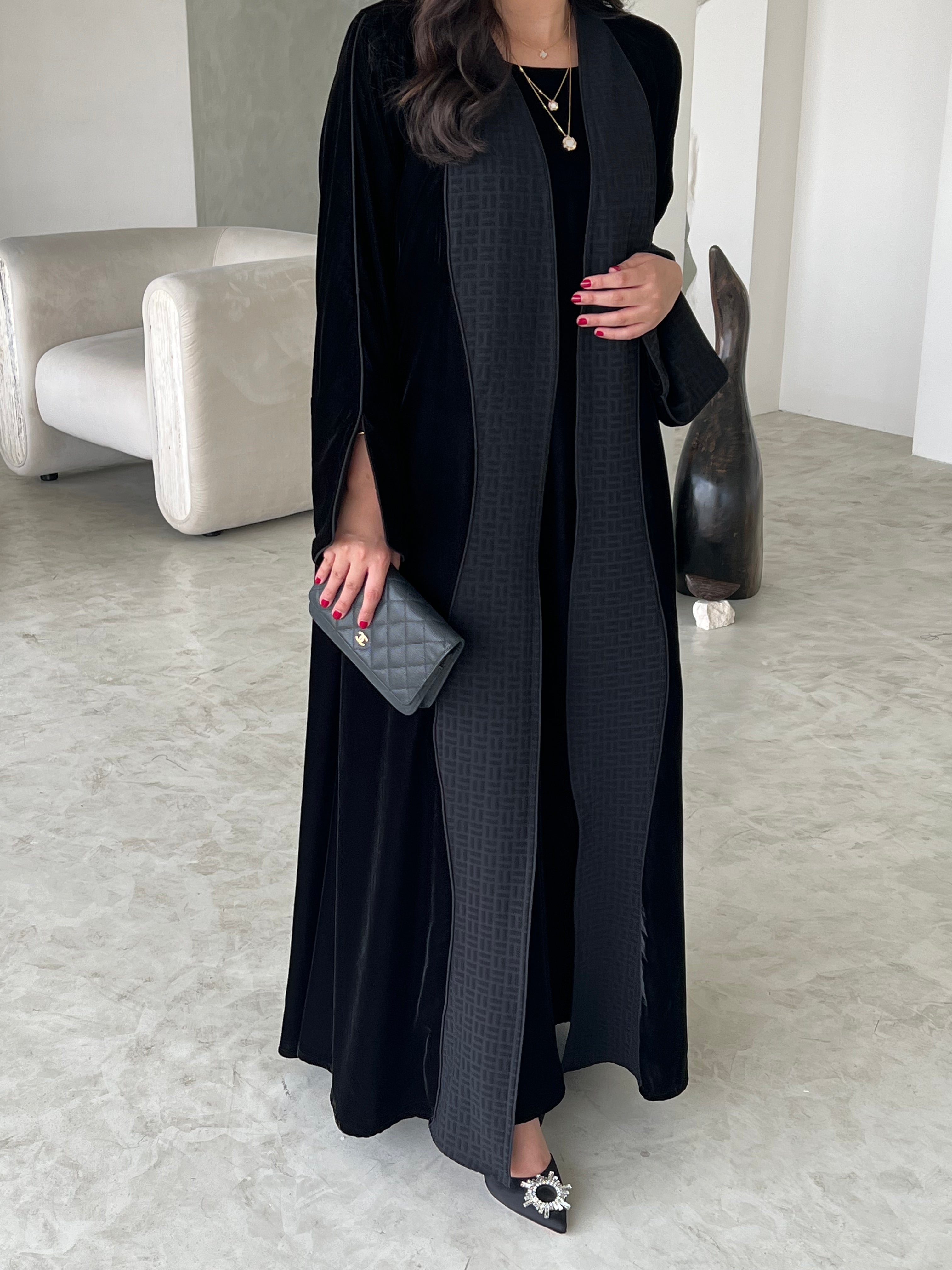DN205 - VELVET ABAYA
