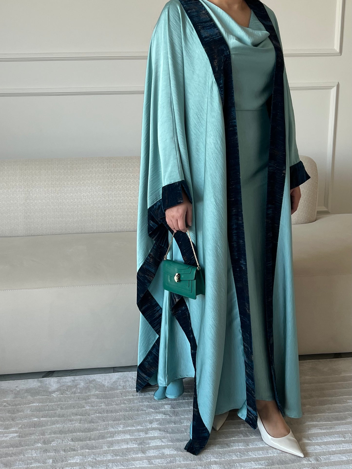DN220 - SILK ABAYA SET