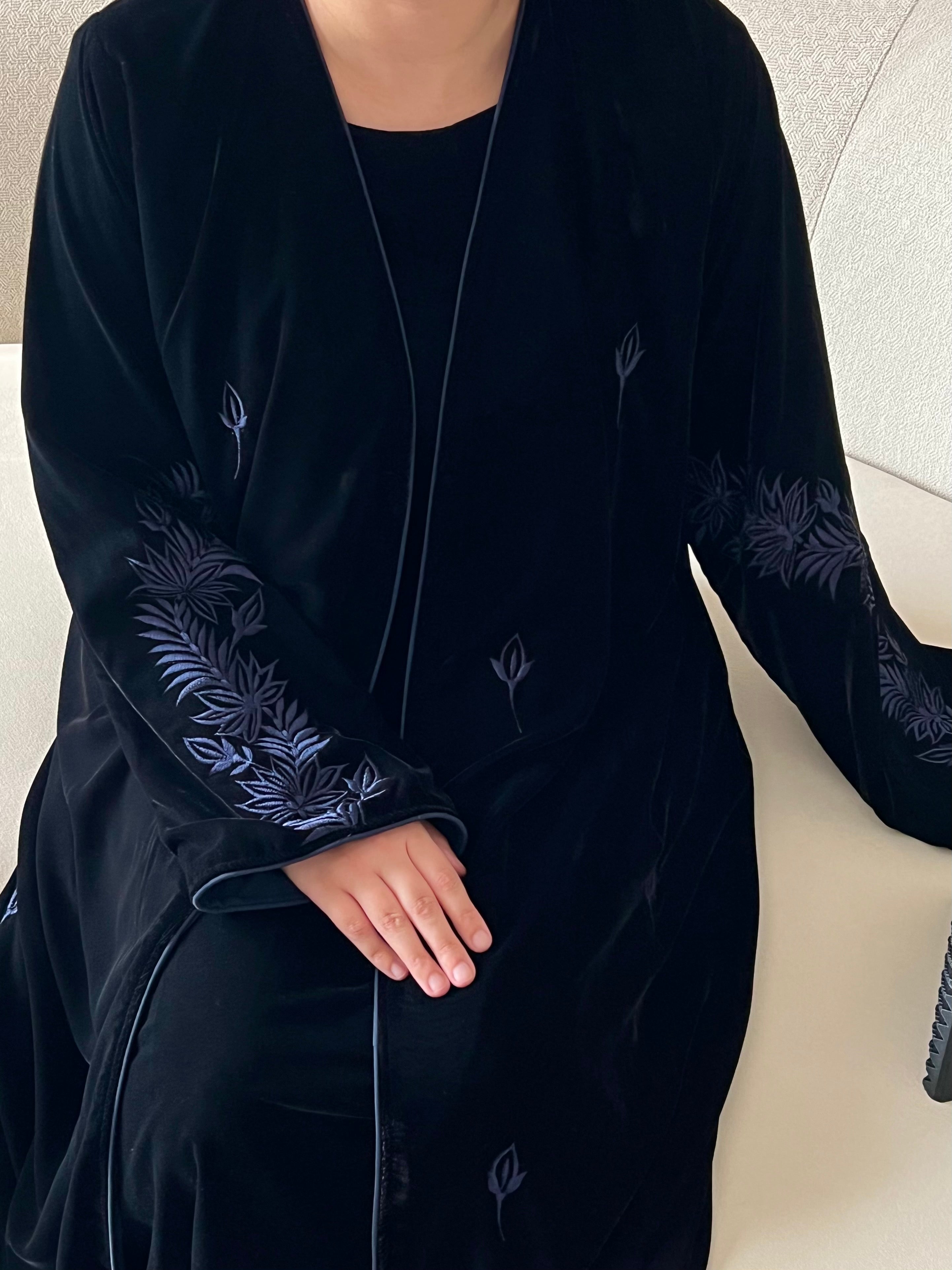 DN214 - VELVET EMBROIDERY