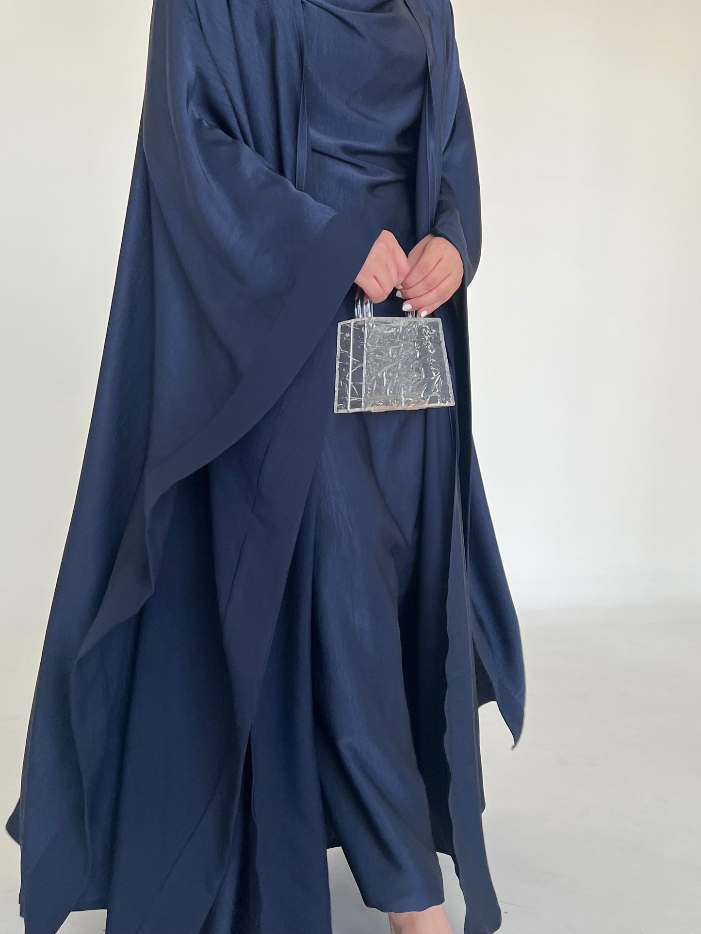 DN075 - SILK ABAYA SET