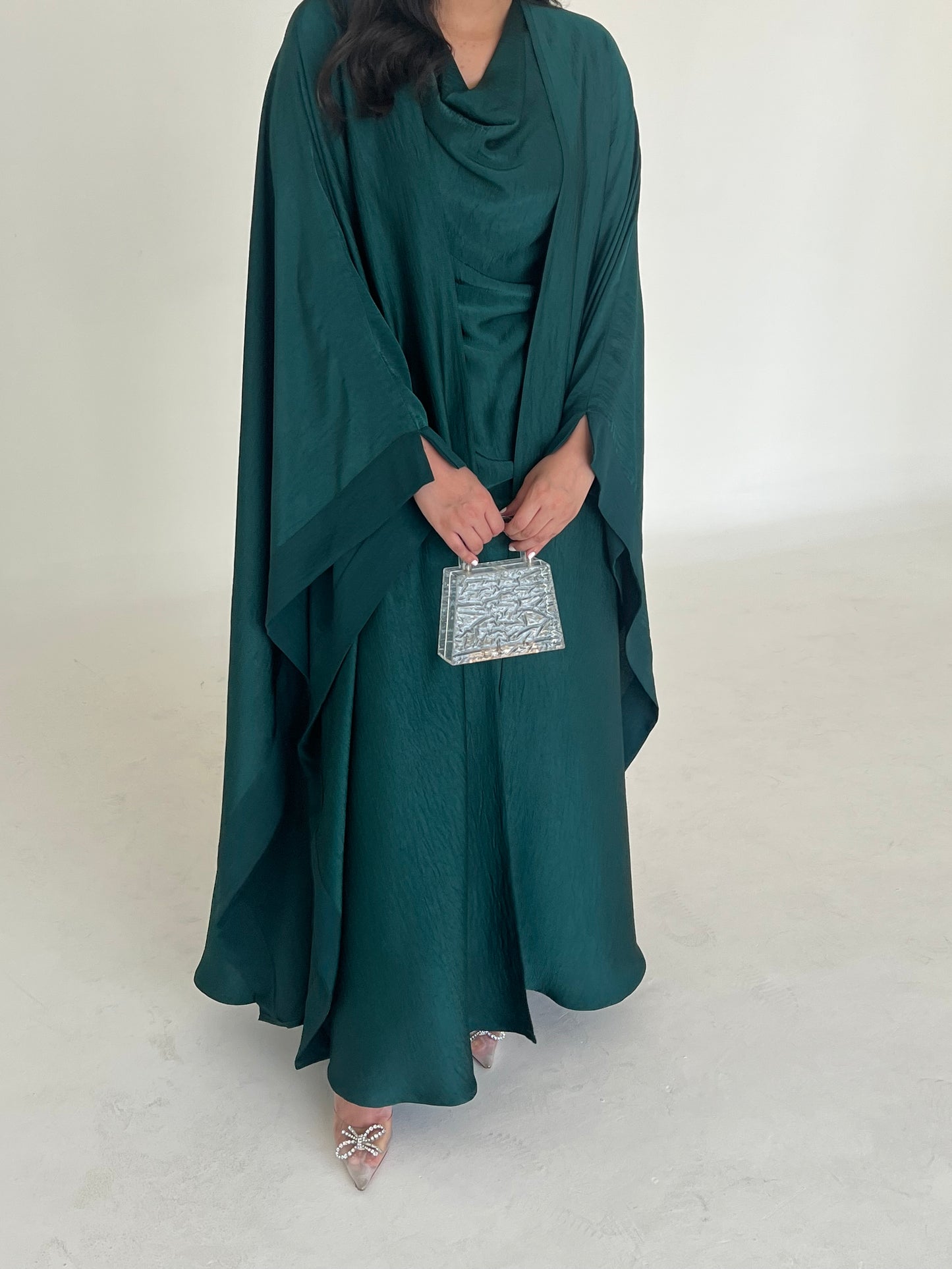 DN074 - SILK ABAYA SET