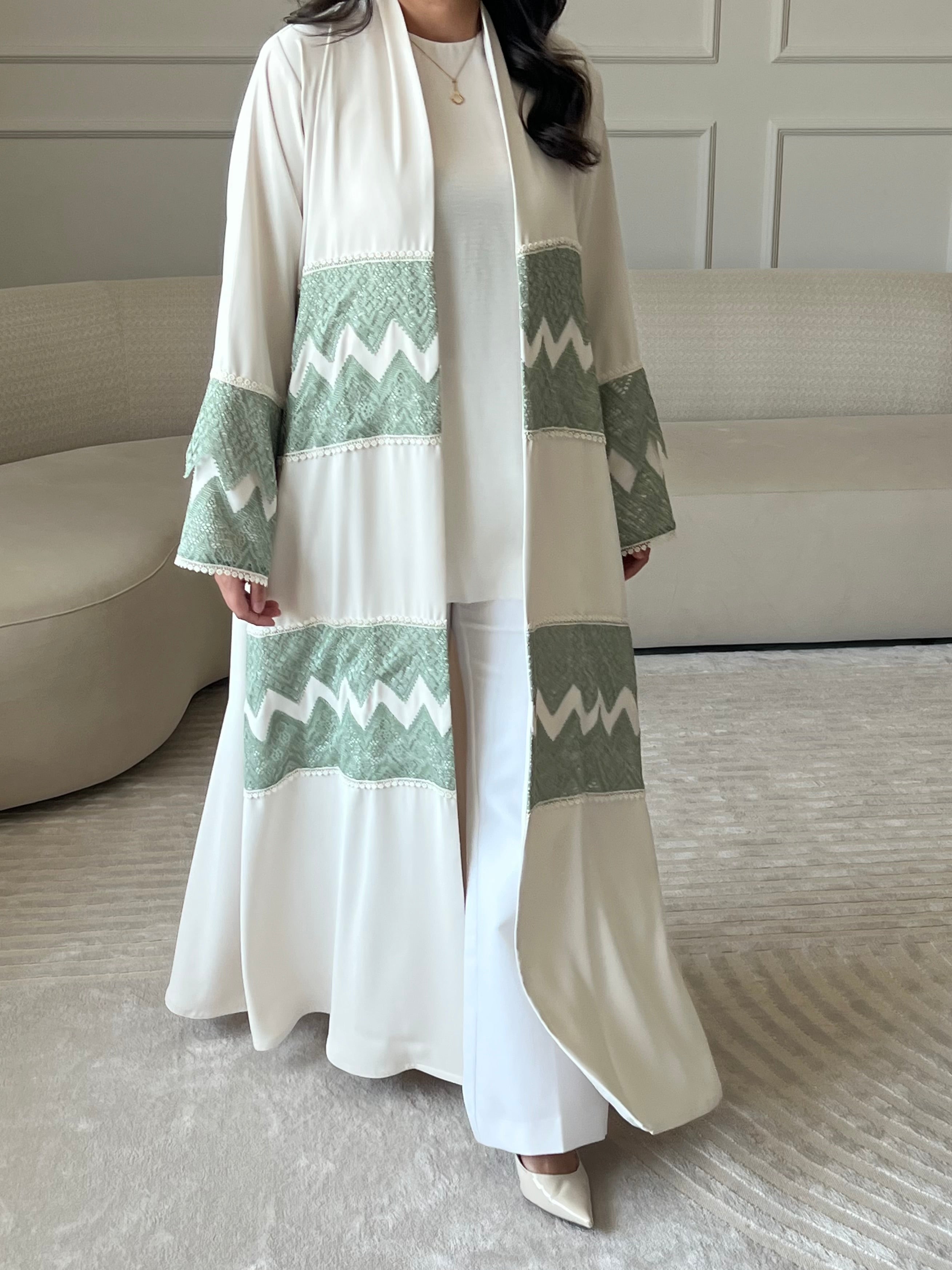 DN269 - LACE ABAYA