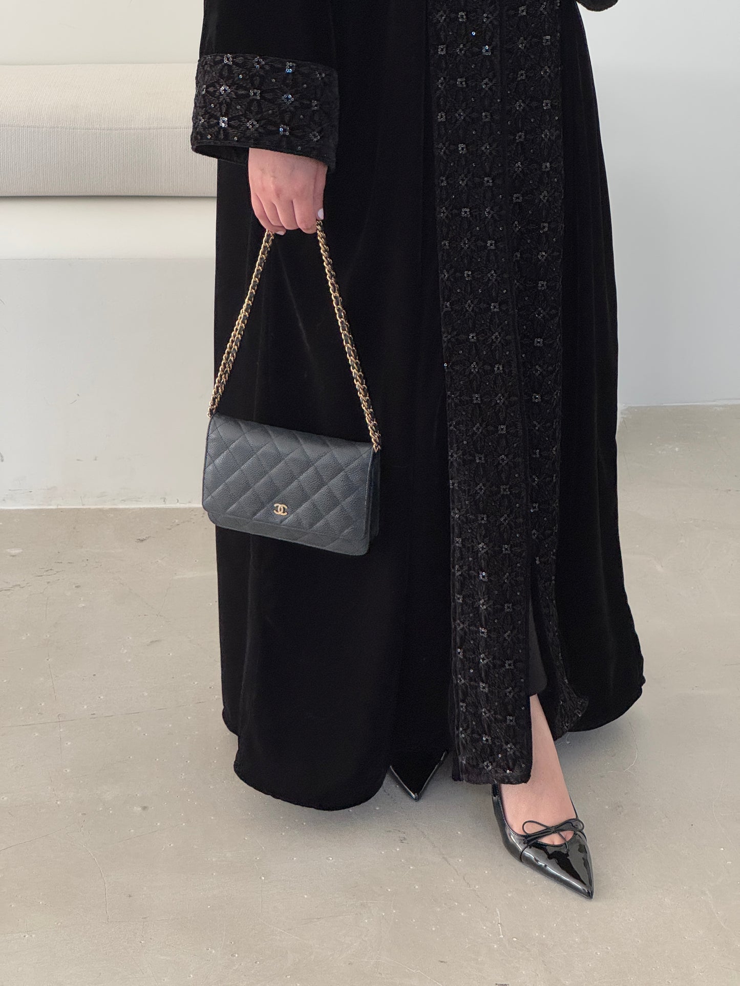 DN112 - VELVET ABAYA