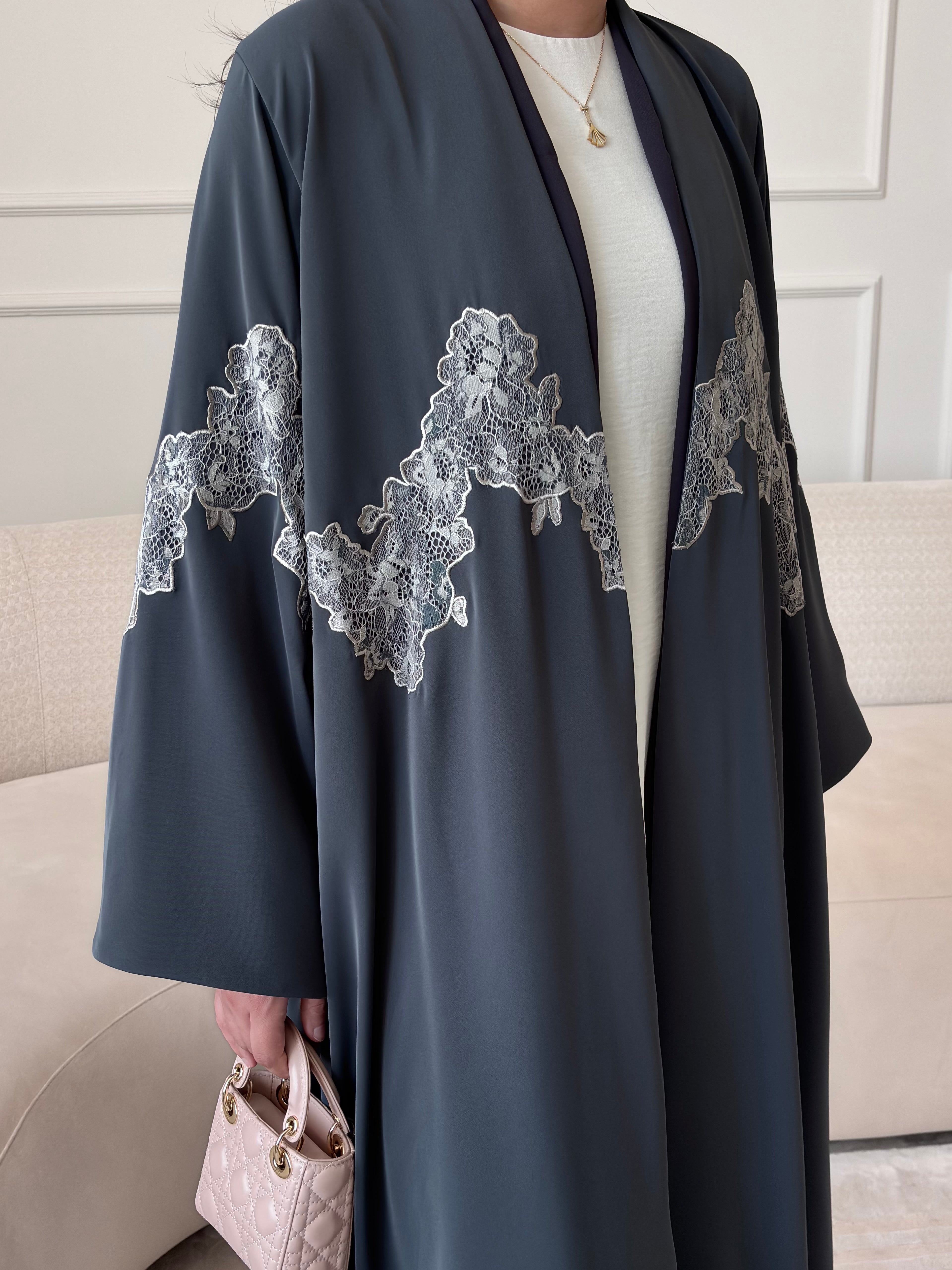 DN281 - LACE ABAYA