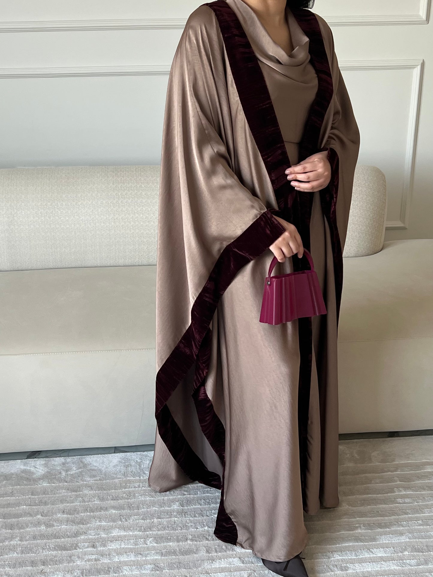 DN221 - SILK ABAYA SET
