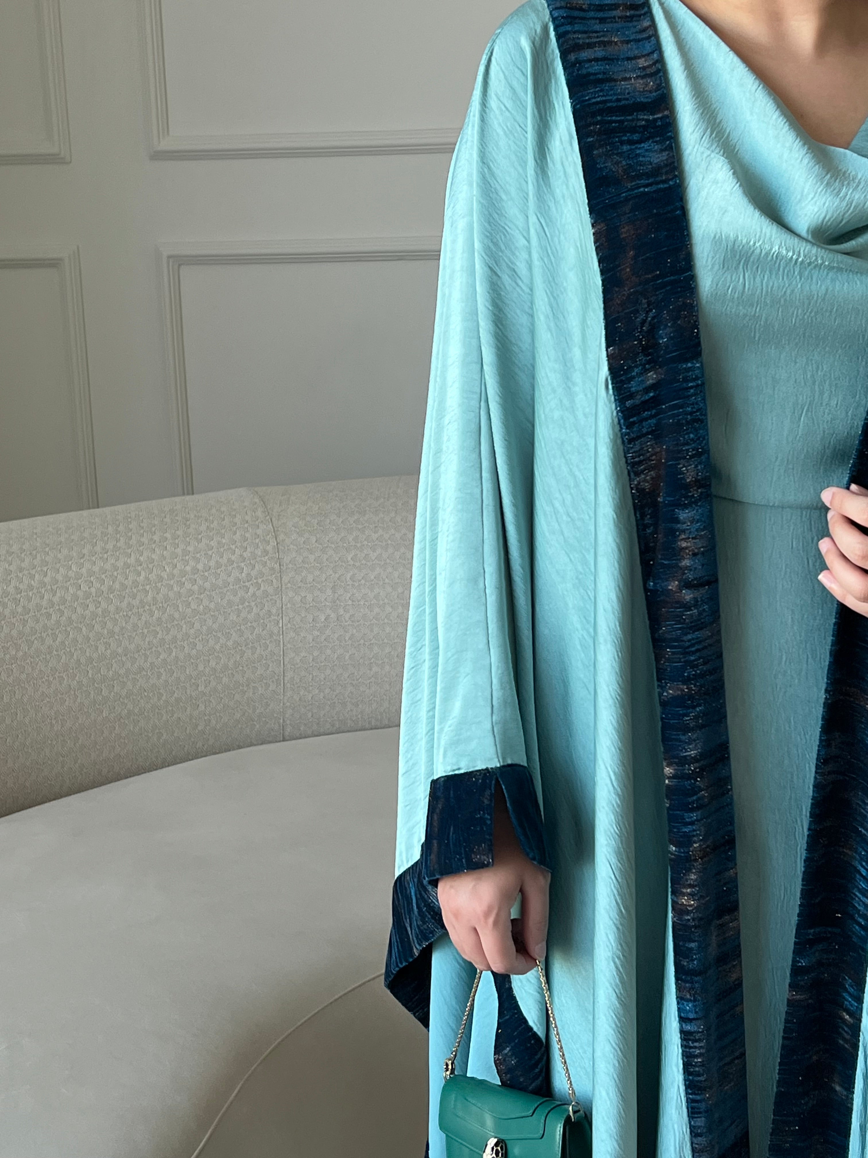 DN220 - SILK ABAYA SET