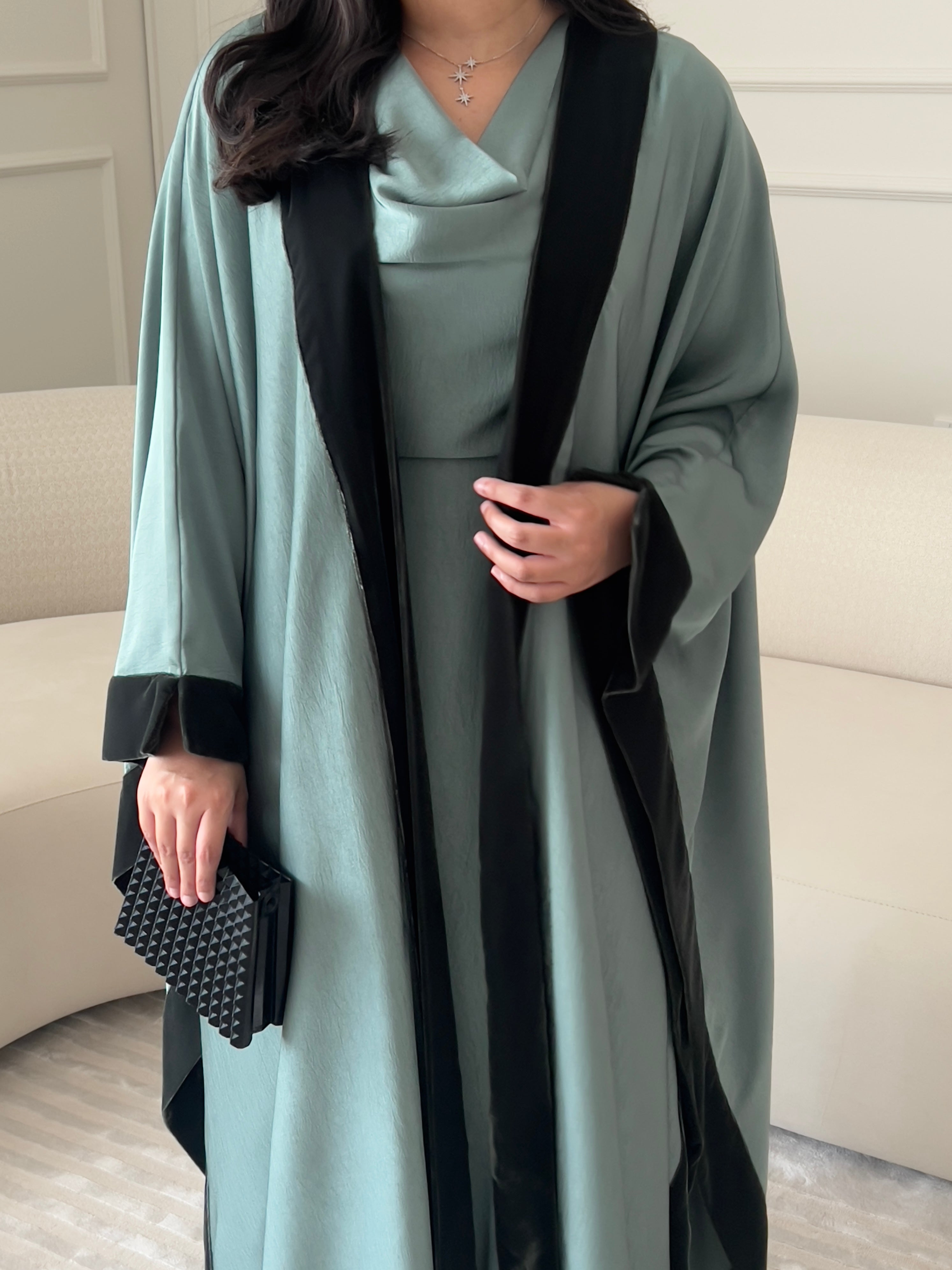 DN198 - SILK ABAYA SET