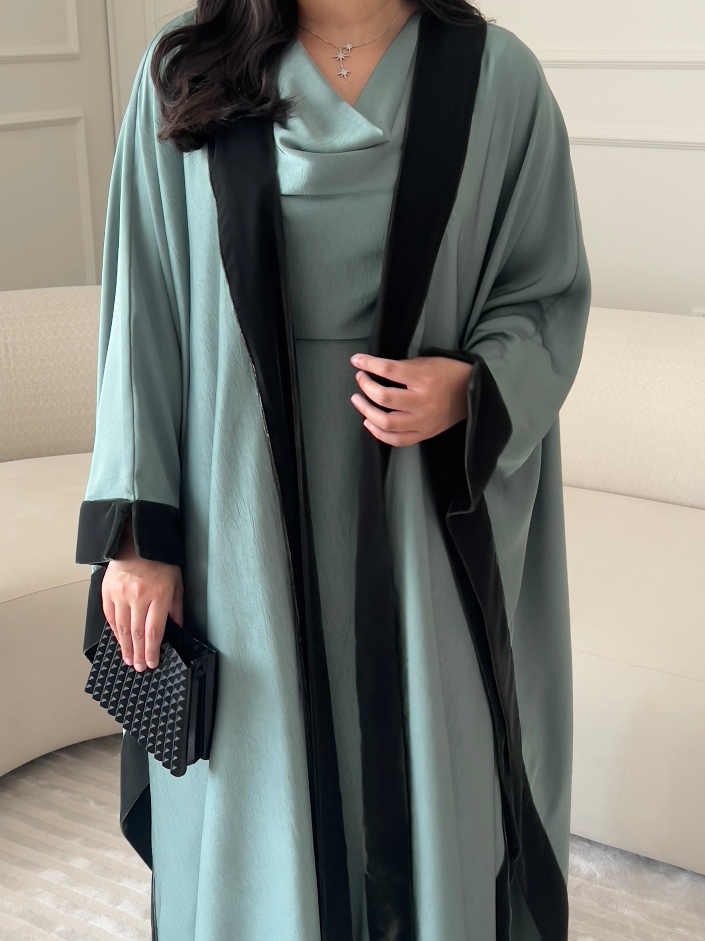 DN198 - SILK ABAYA SET