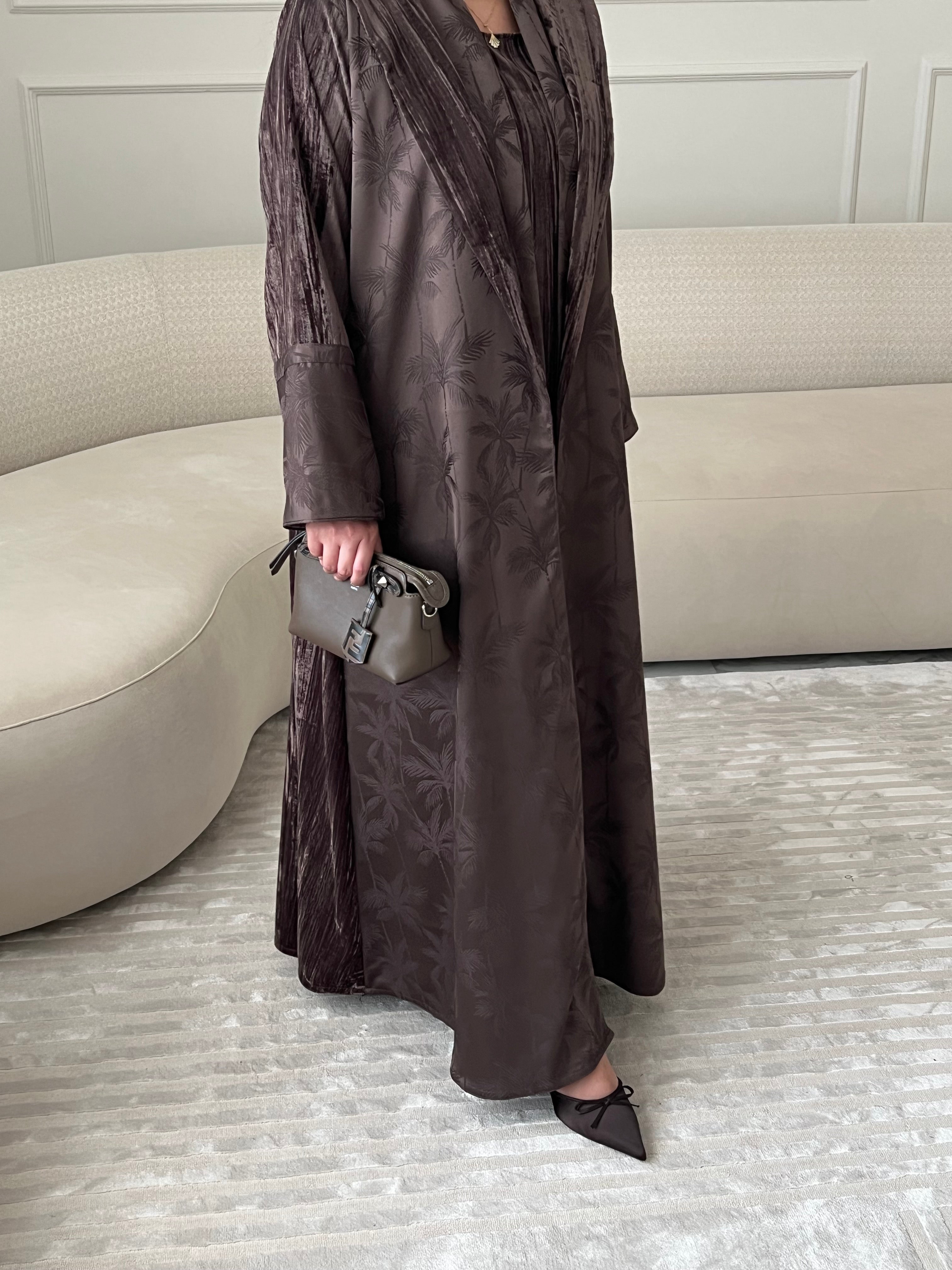 DN207 - VELVET PALM ABAYA