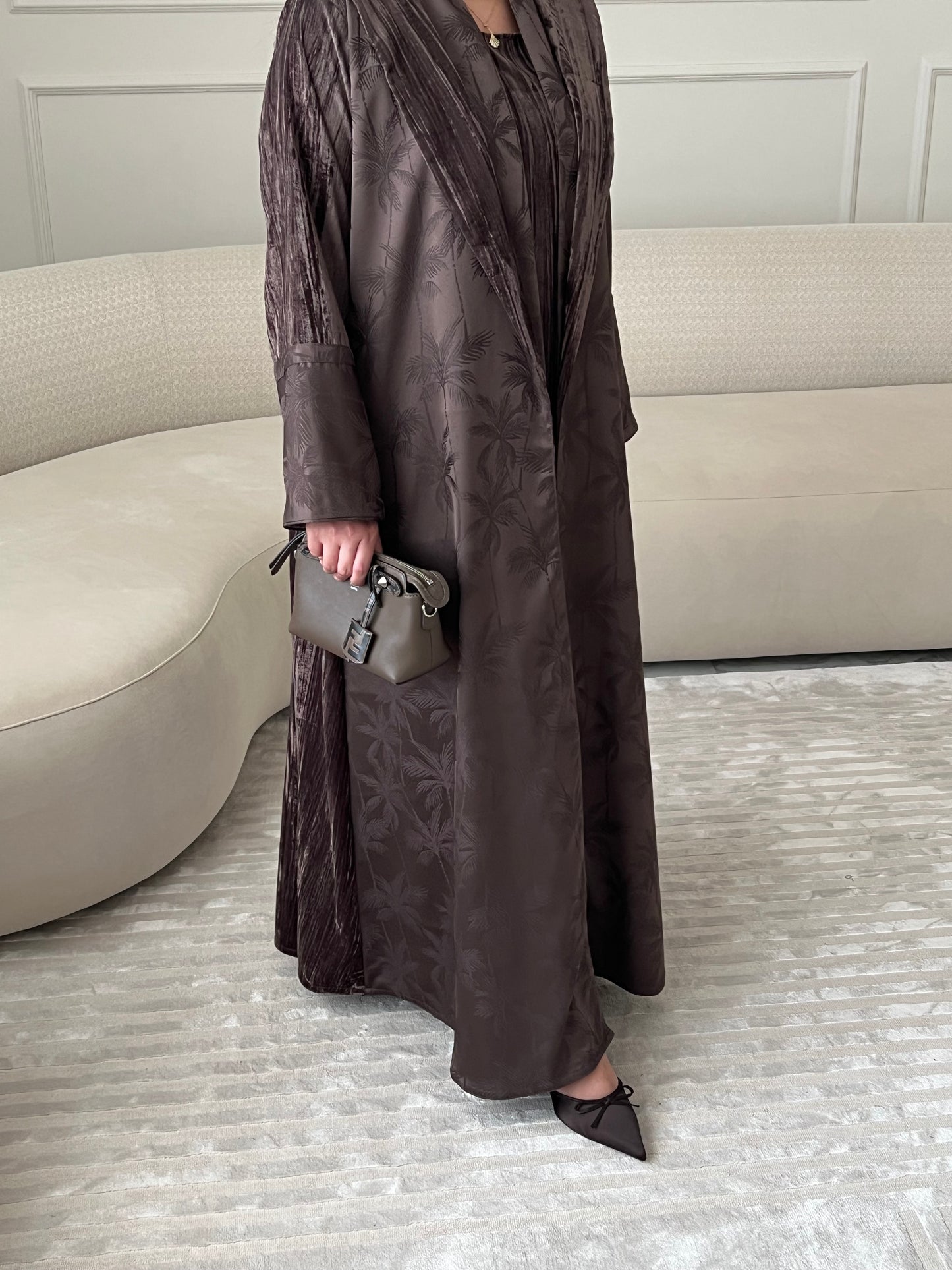 DN207 - VELVET PALM ABAYA
