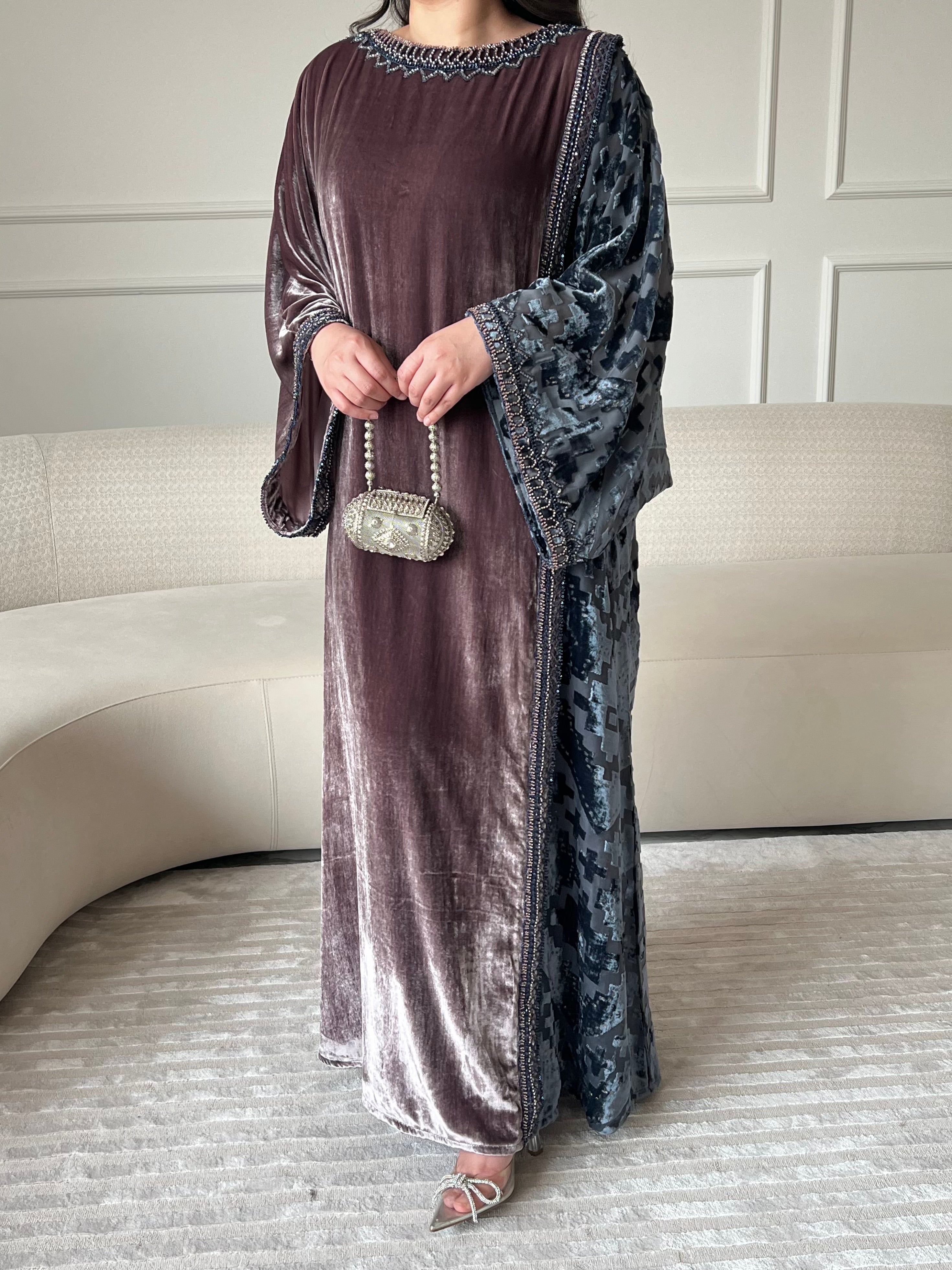 DN249 - VELVET EMBROIDERY