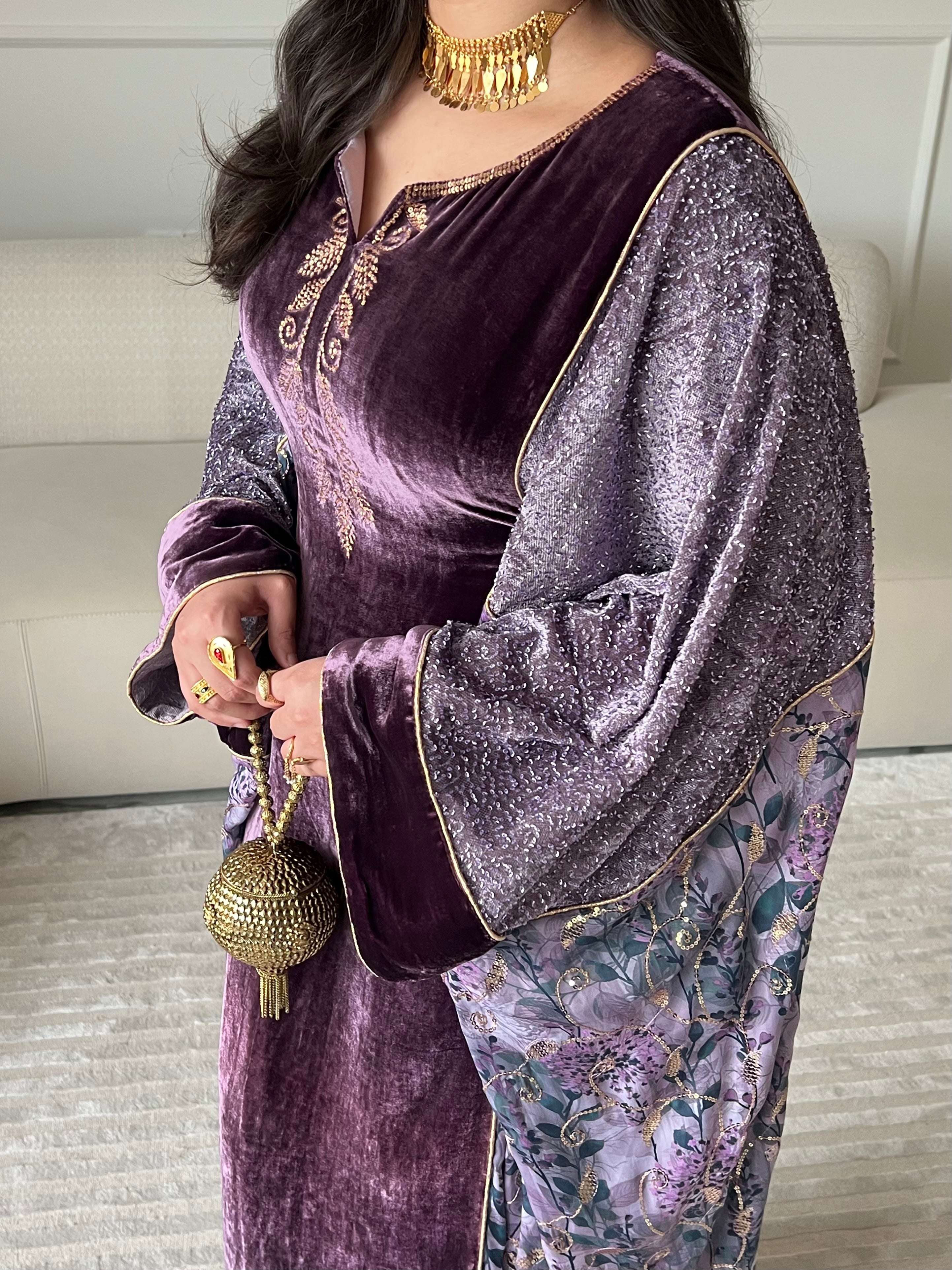 DN251 - VELVET EMBROIDERY