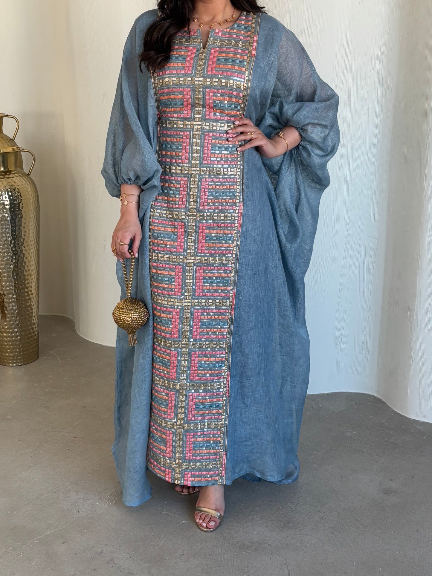 DN124 - COLORFUL EMBROIDERY