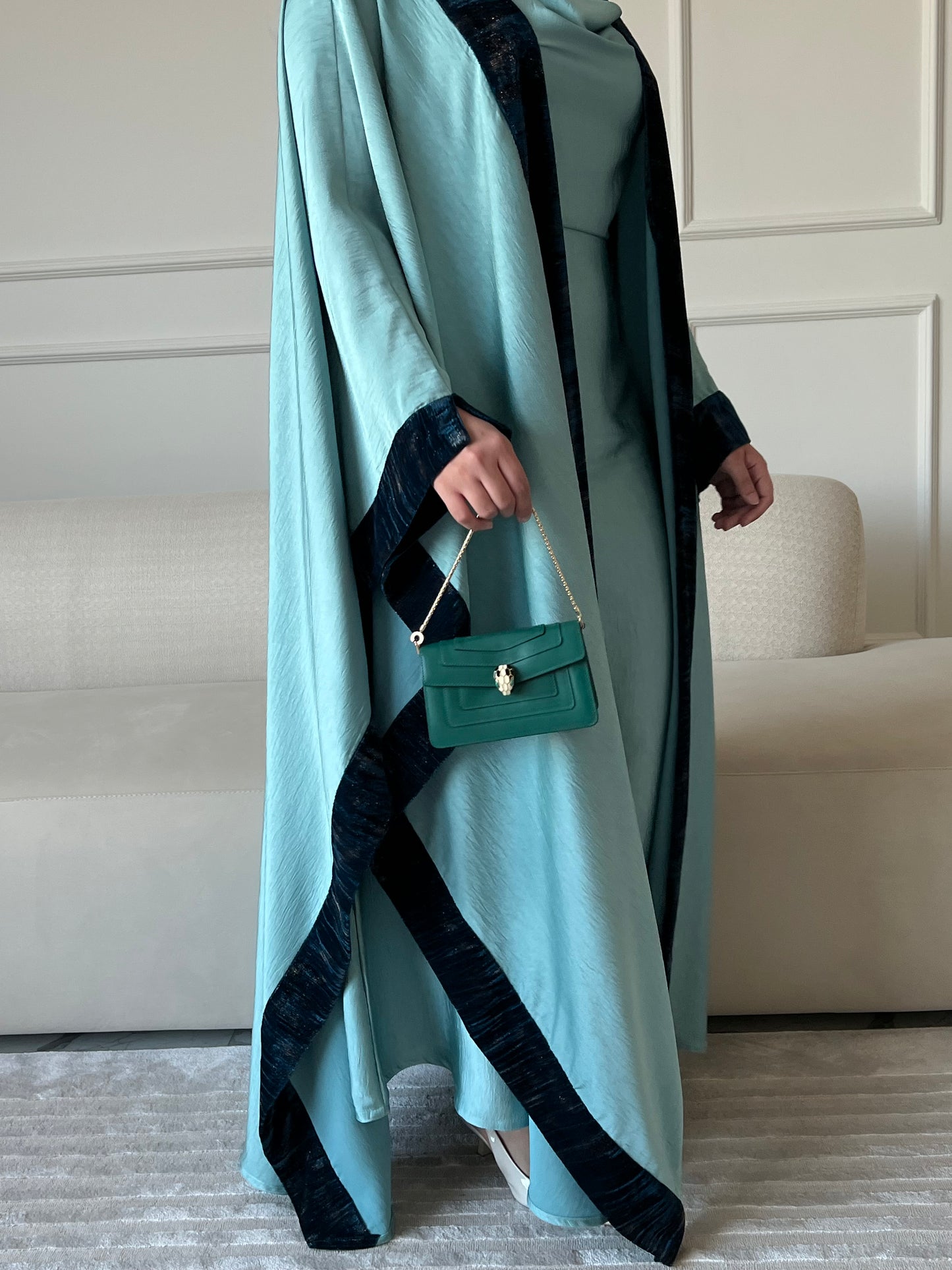 DN220 - SILK ABAYA SET