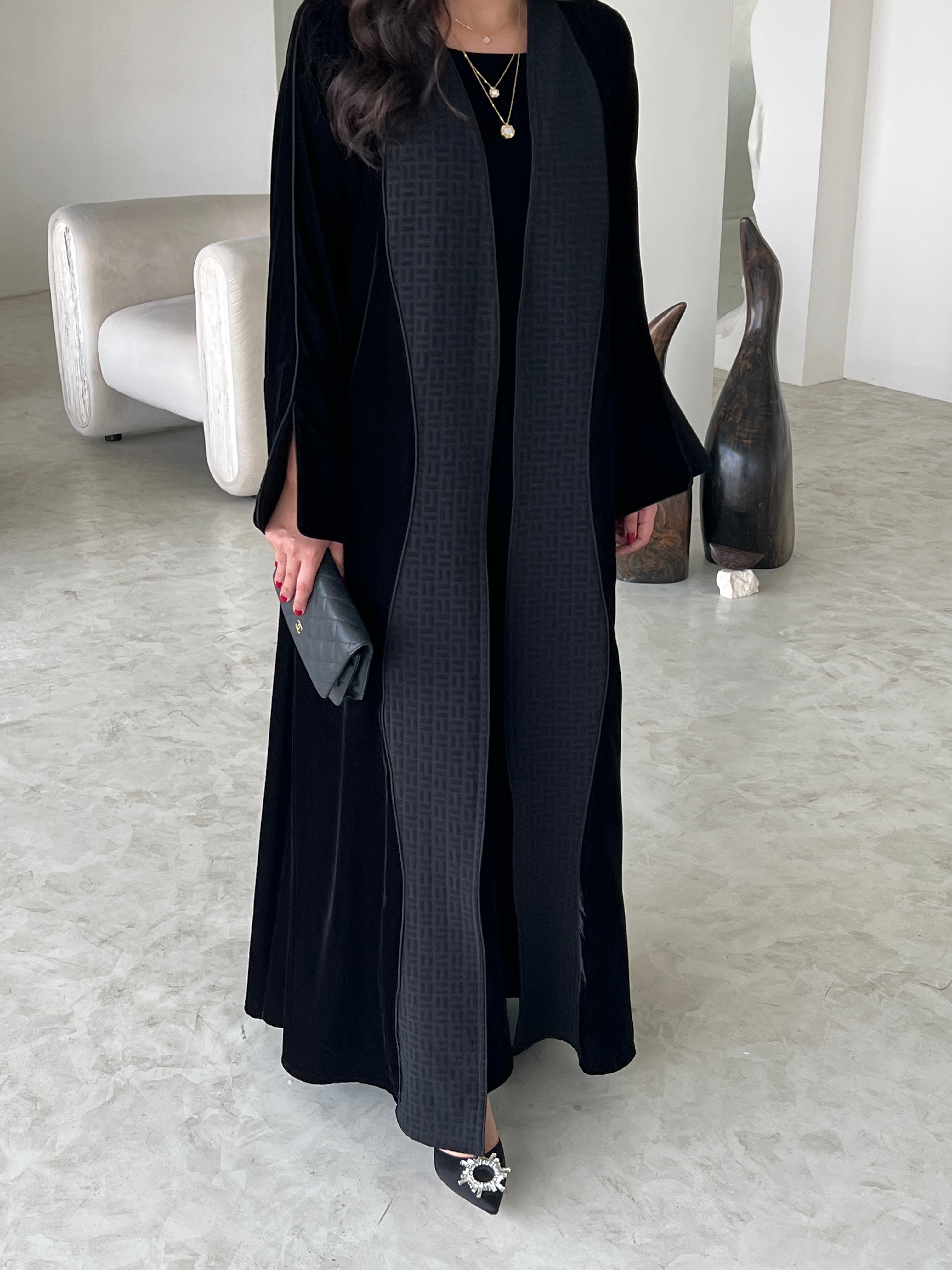 DN205 - VELVET ABAYA