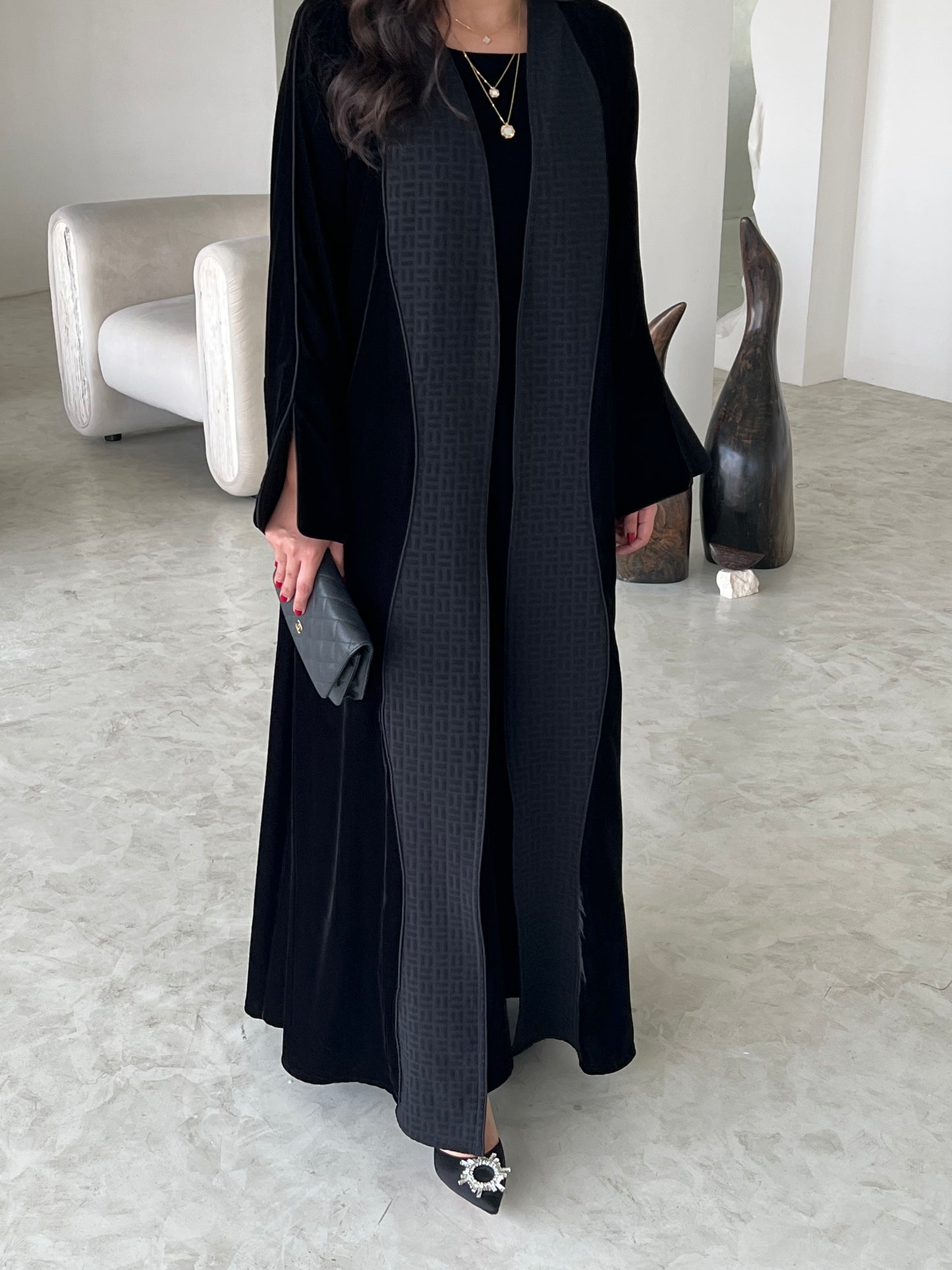 DN205 - VELVET ABAYA
