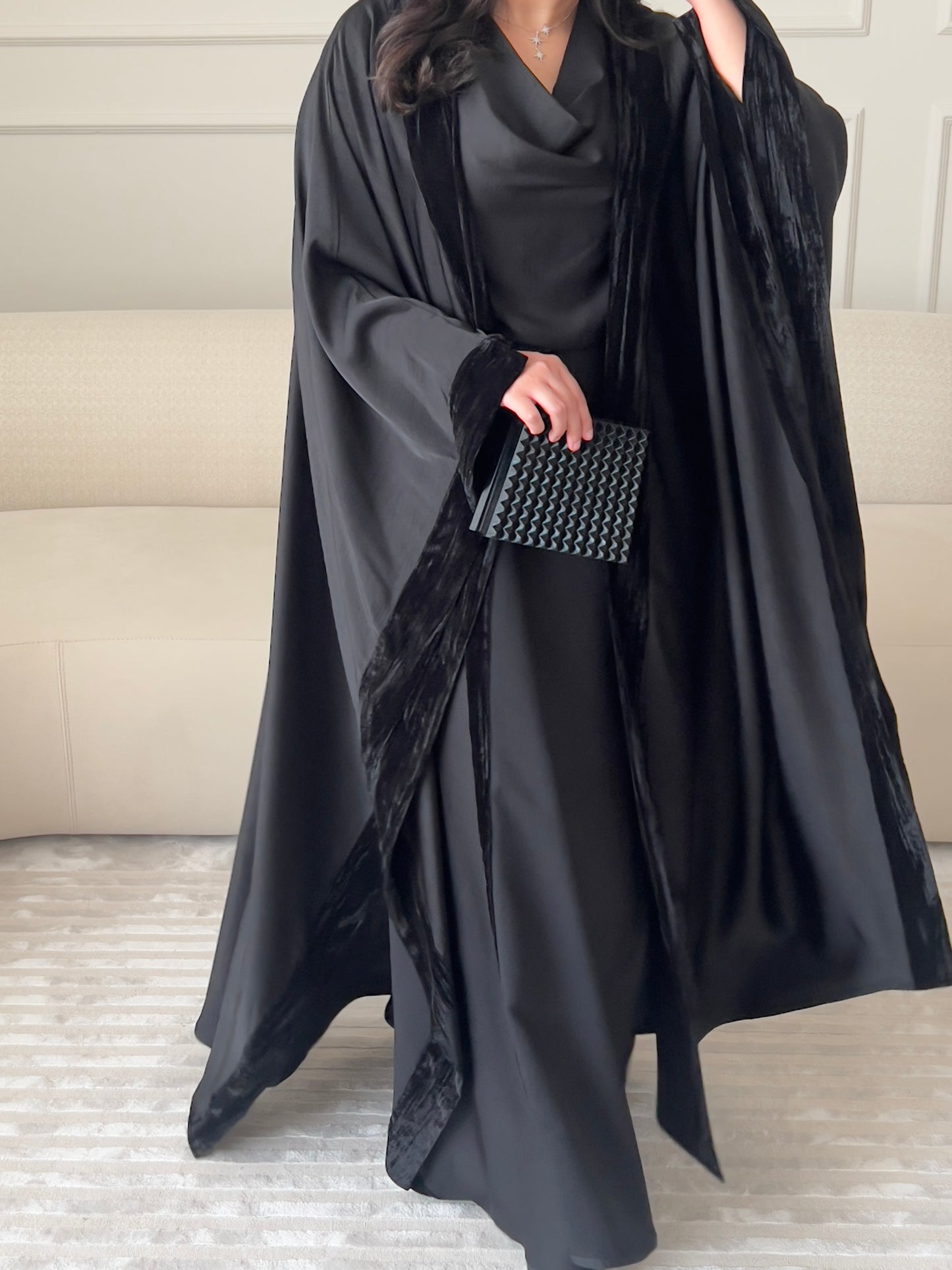 DN202 - SILK ABAYA SET