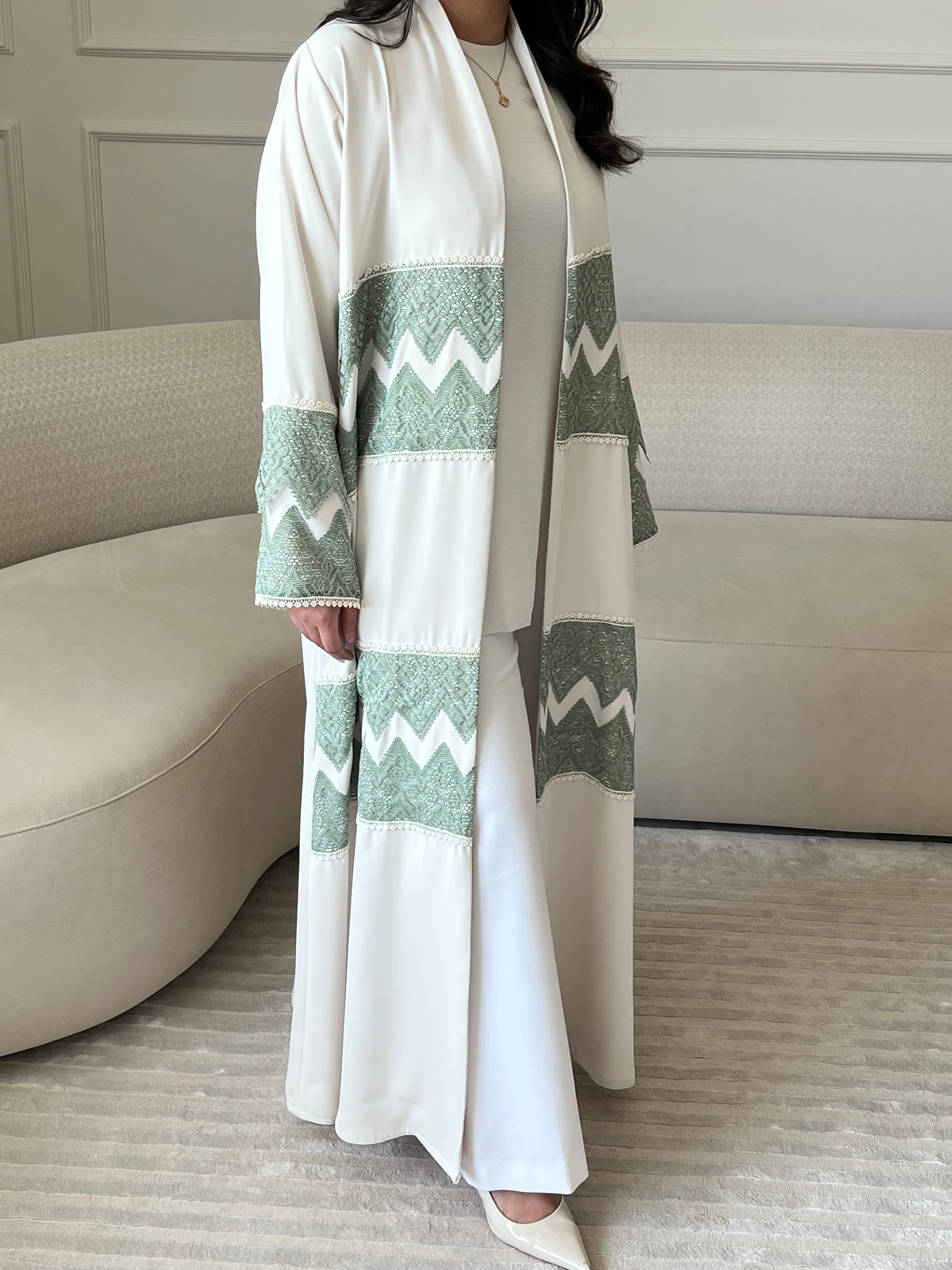 DN269 - LACE ABAYA