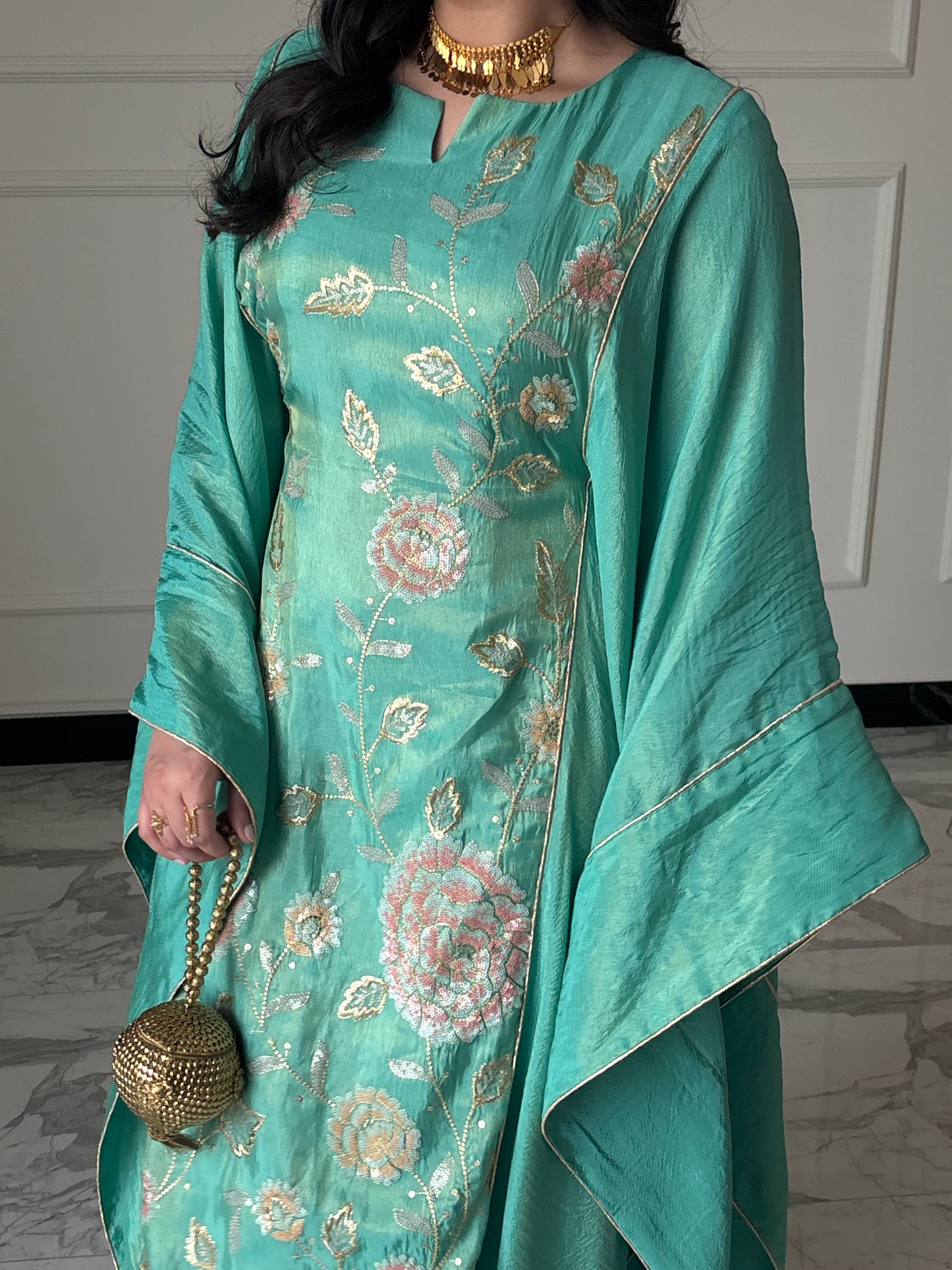 DN134 -FLOWER EMBROIDERY