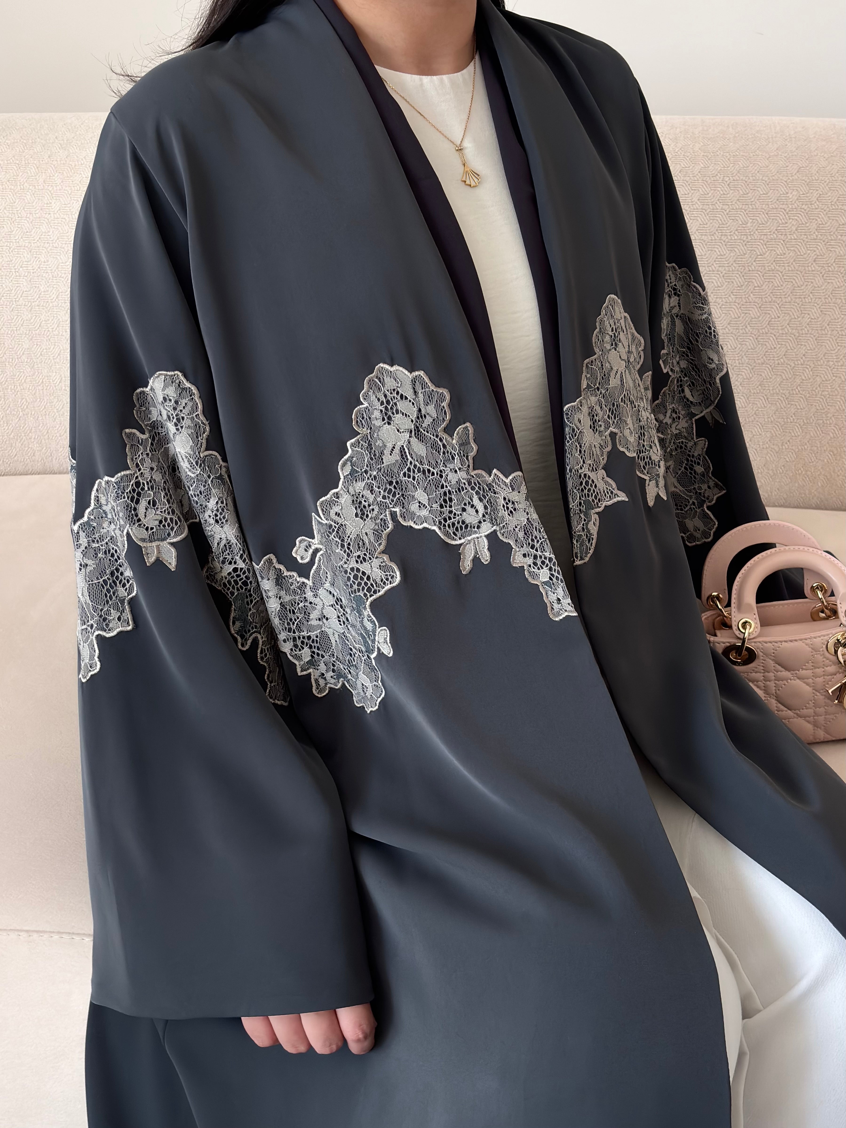 DN281 - LACE ABAYA