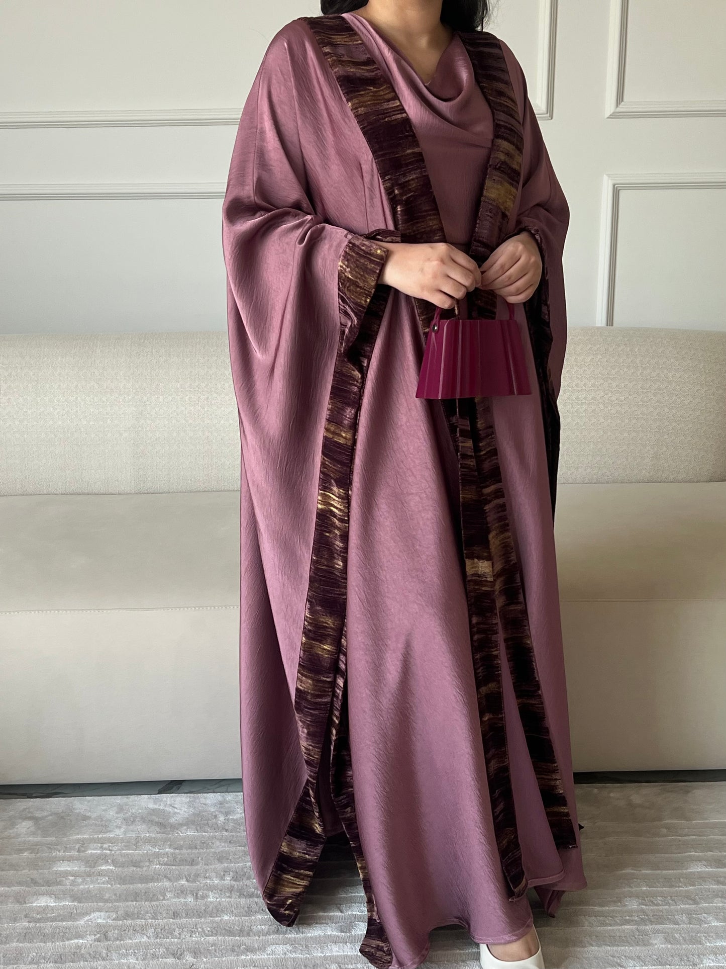 DN222 - SILK ABAYA SET