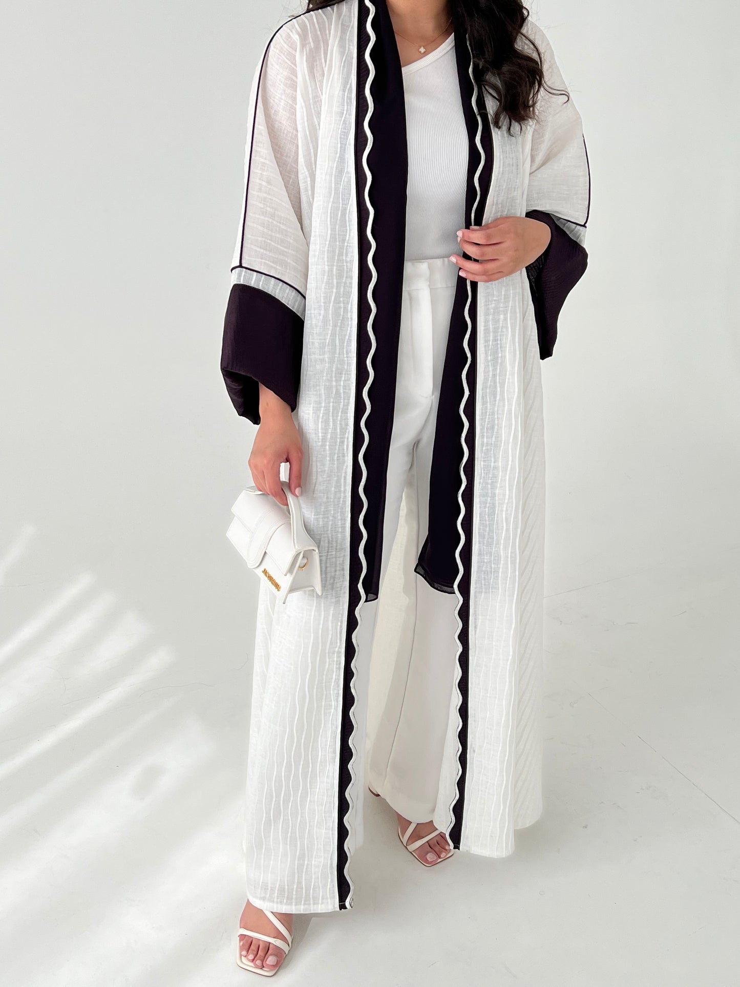 DN045 - WAVES ABAYA