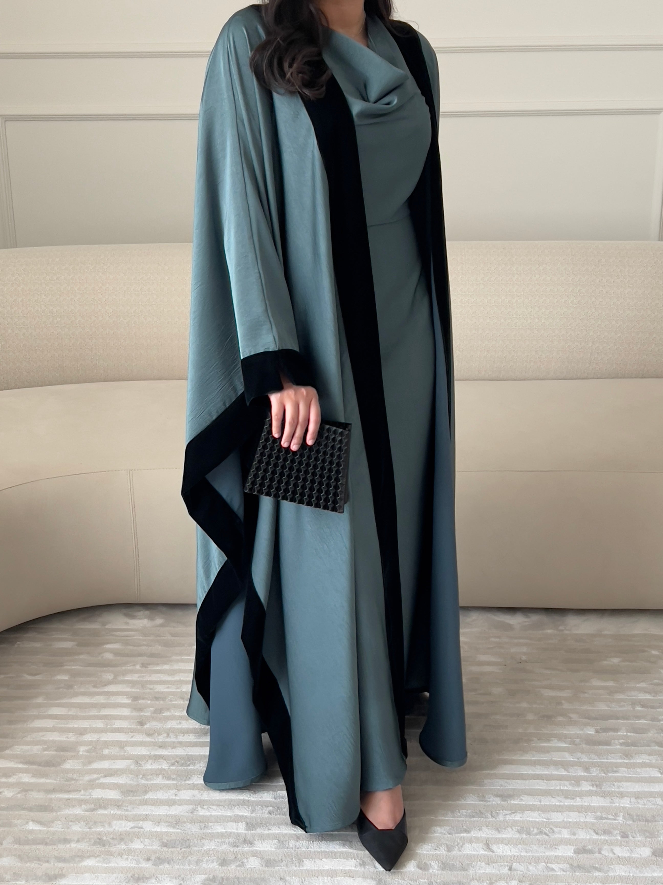 DN199 - SILK ABAYA SET
