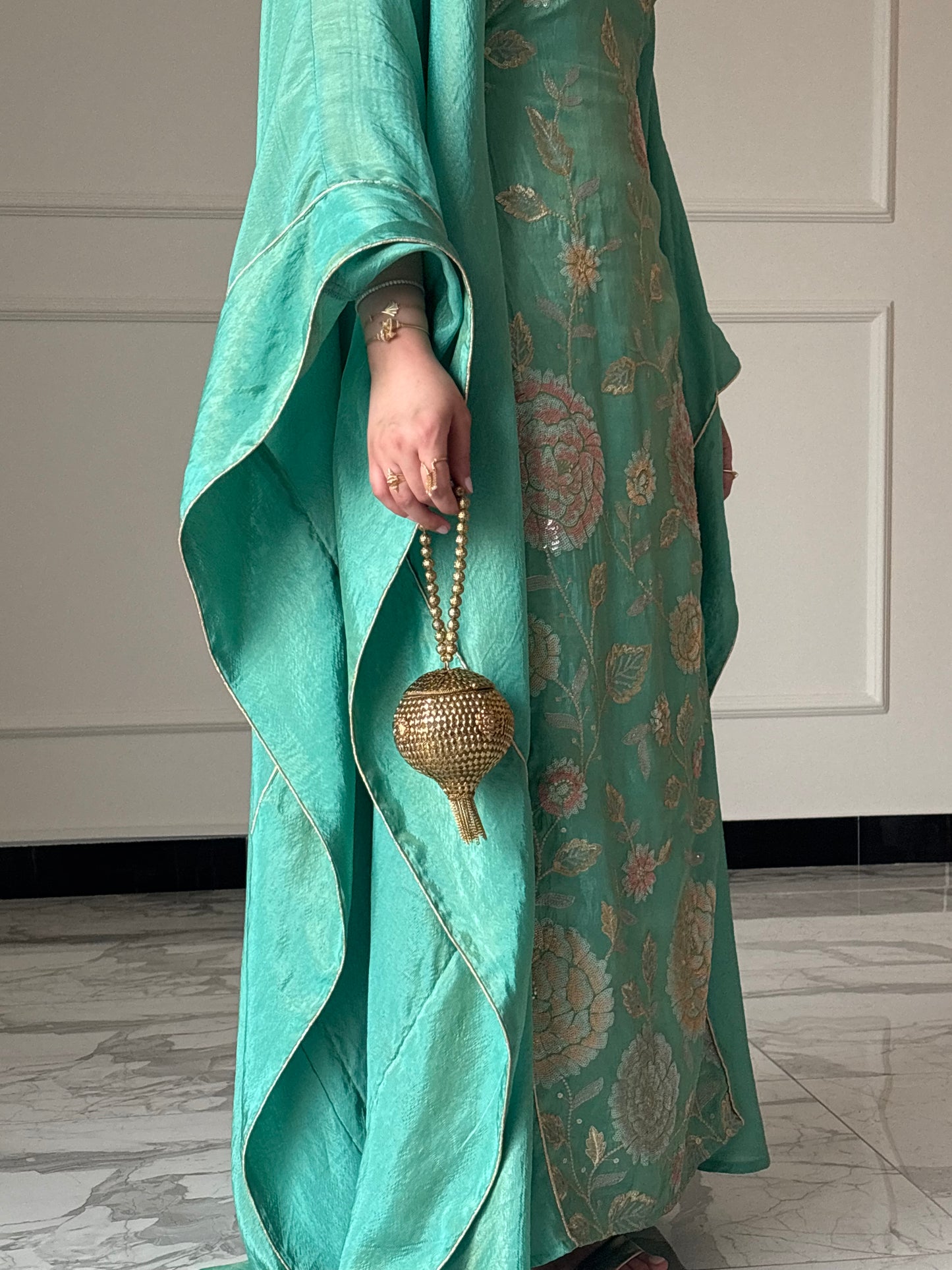 DN134 -FLOWER EMBROIDERY