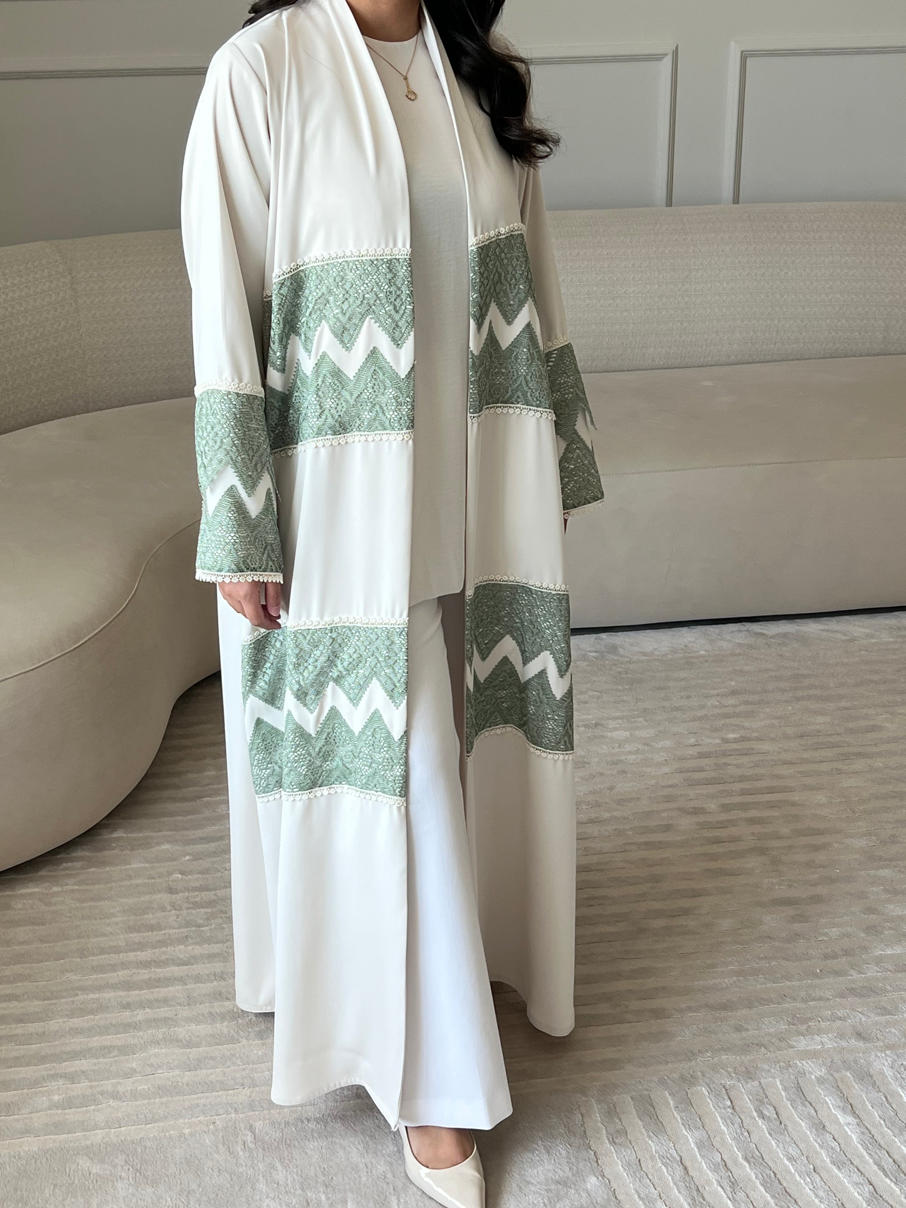 DN269 - LACE ABAYA