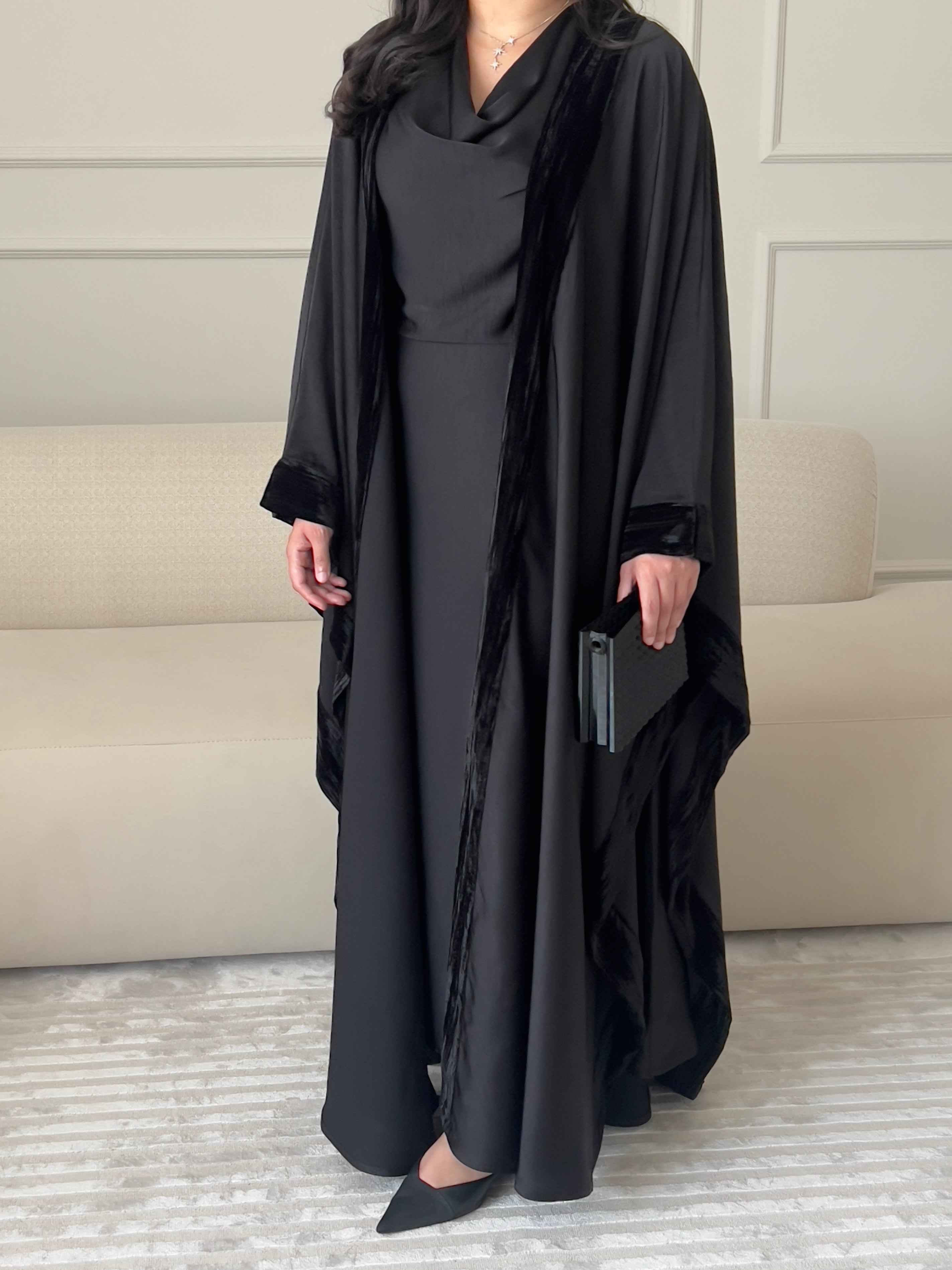 DN202 - SILK ABAYA SET