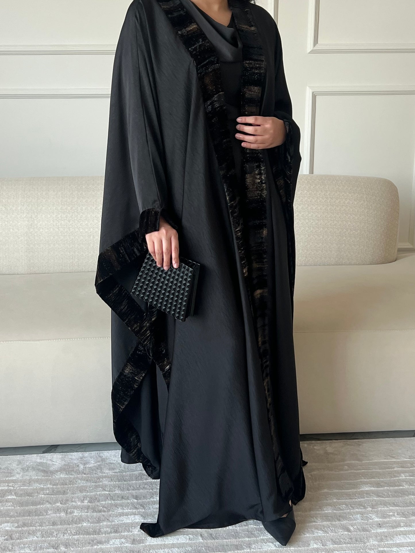 DN224 - SILK ABAYA SET