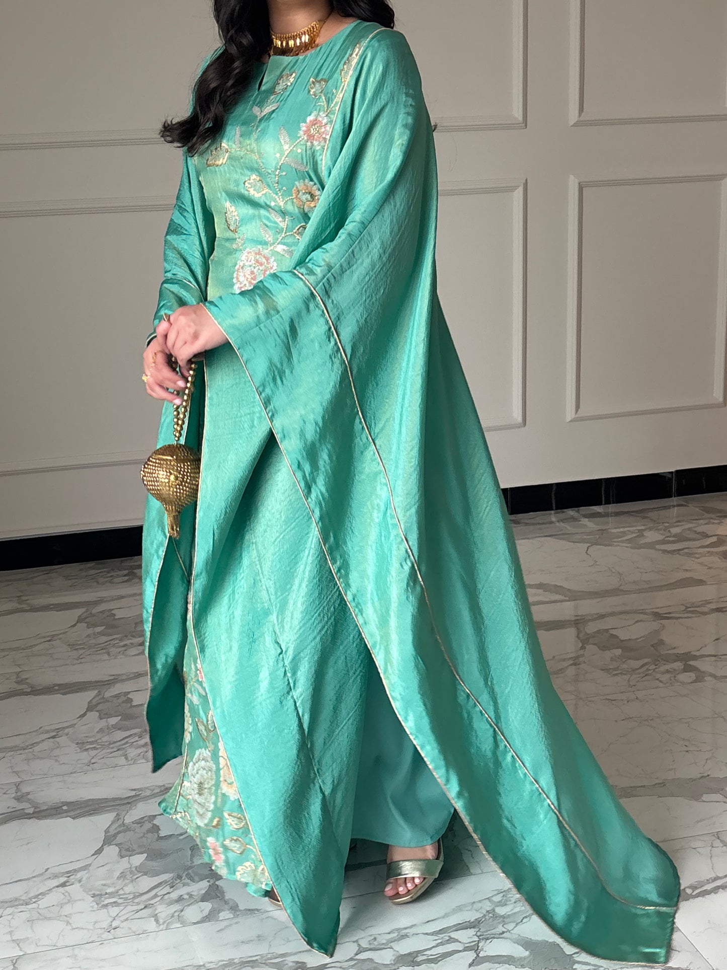 DN134 -FLOWER EMBROIDERY