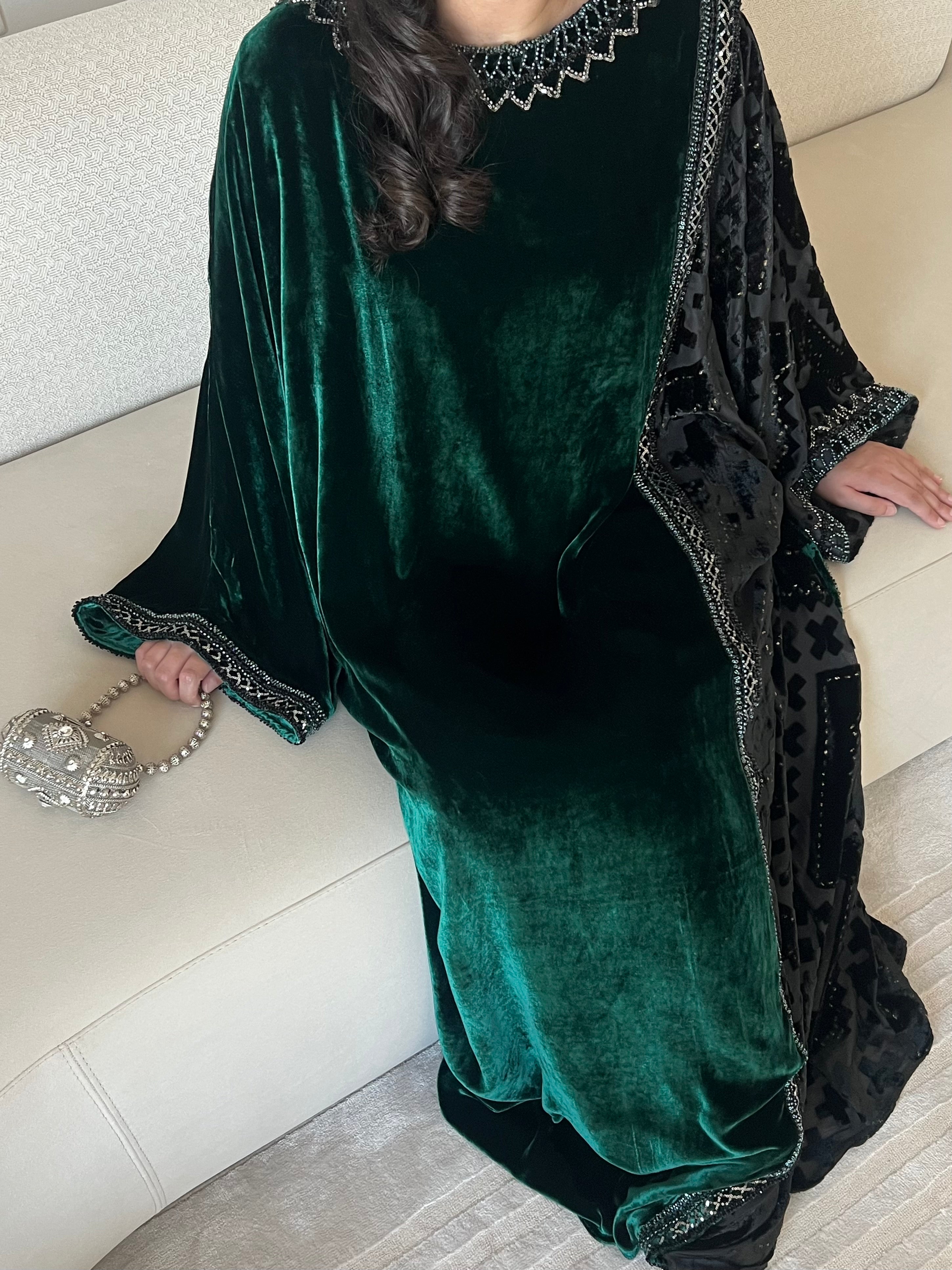 DN253 - VELVET EMBROIDERY
