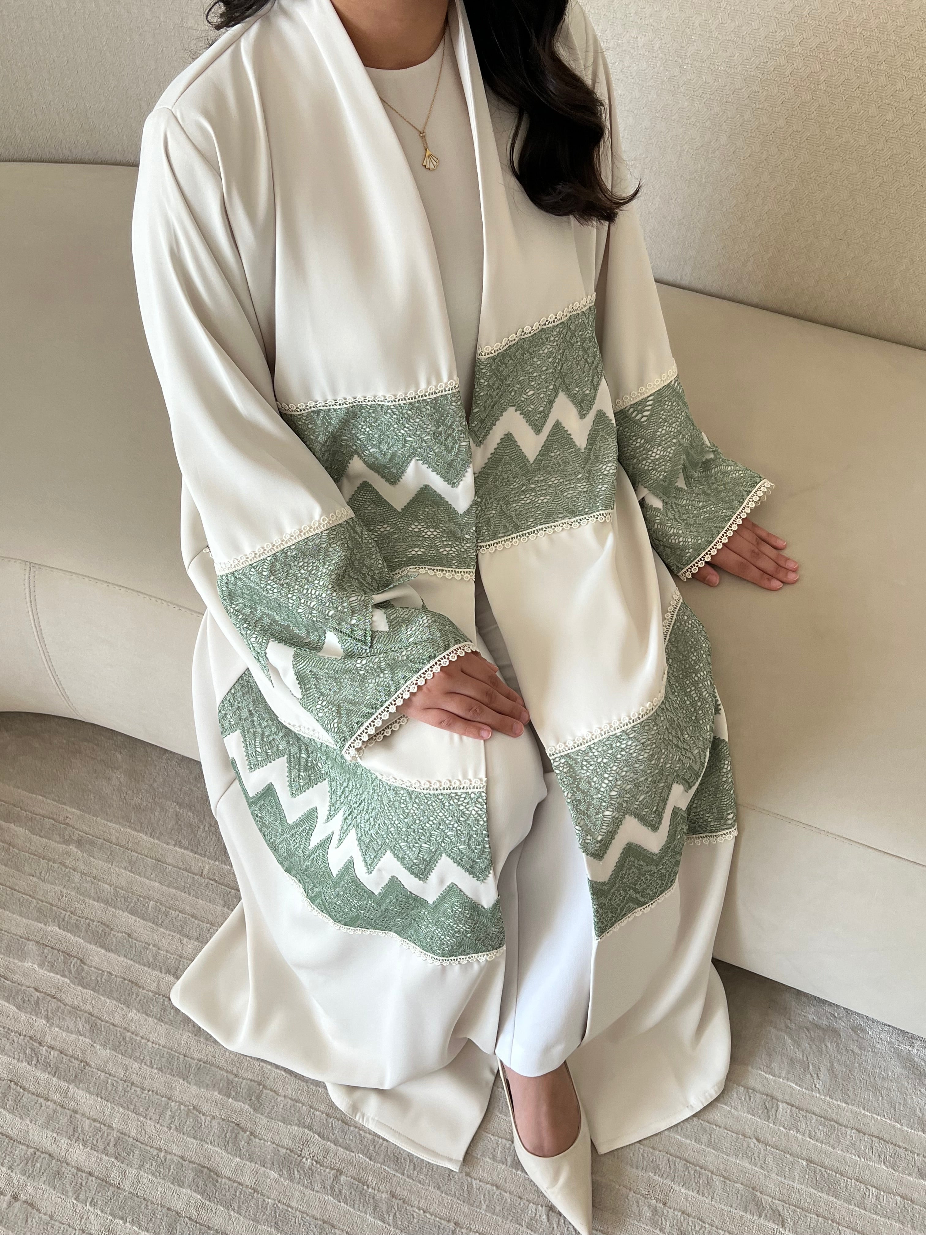 DN269 - LACE ABAYA
