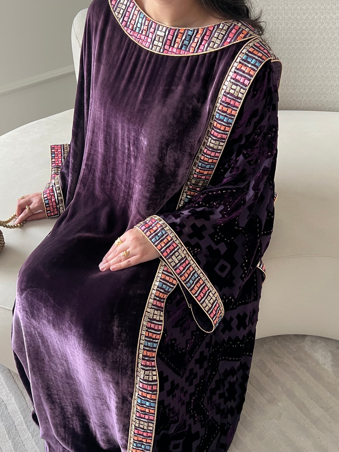 DN248 - VELVET EMBROIDERY