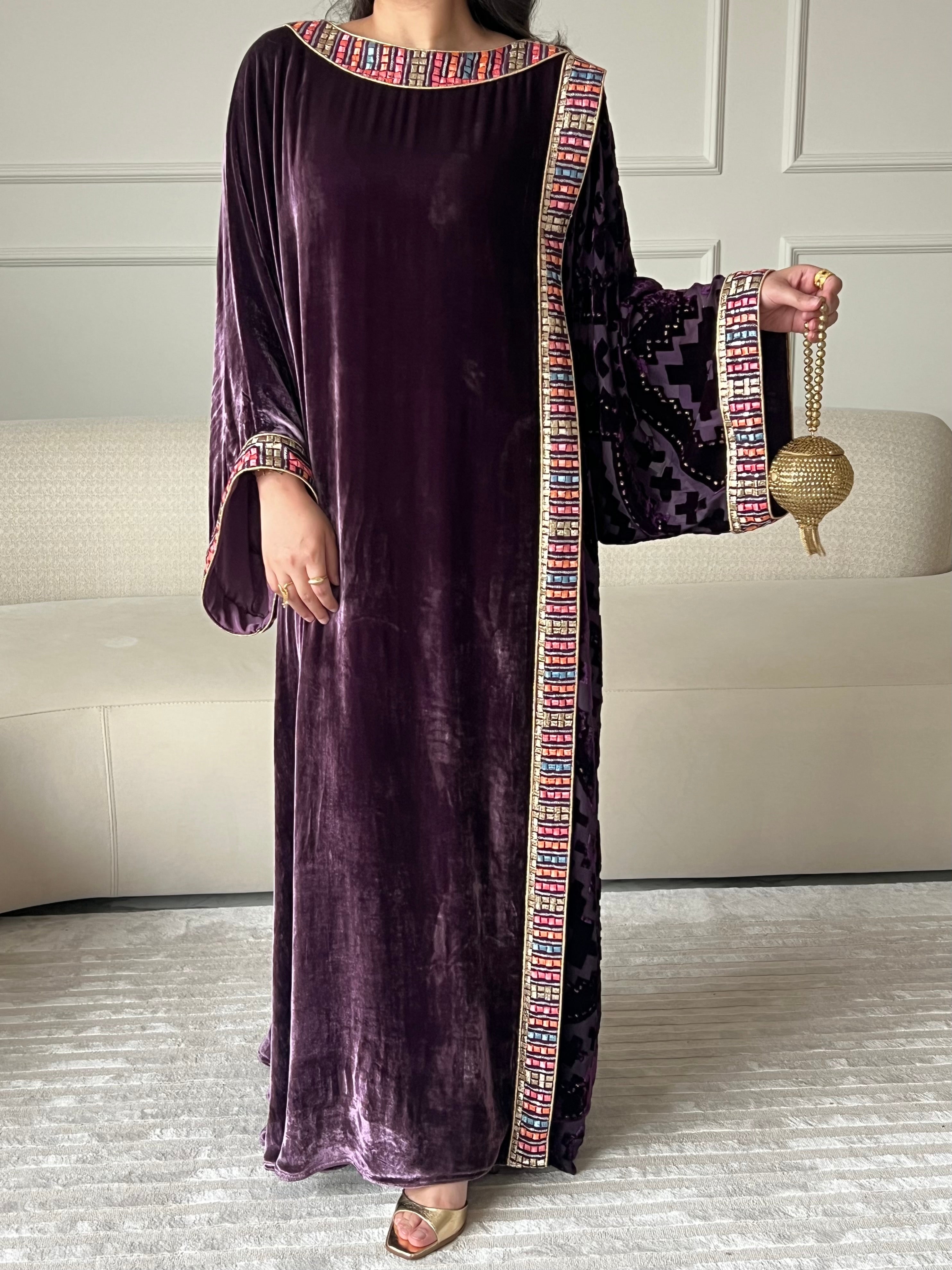 DN248 - VELVET EMBROIDERY