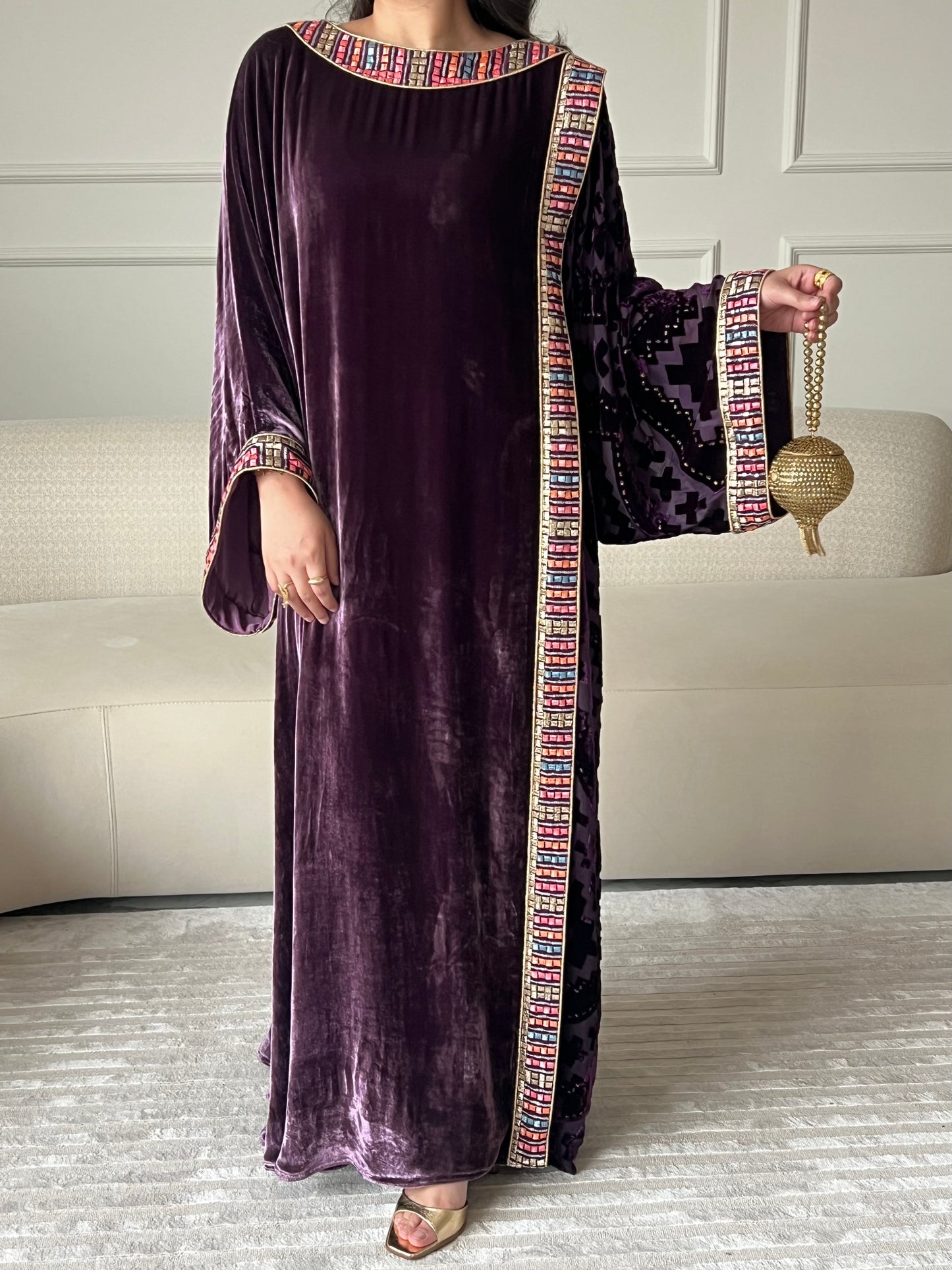 DN248 - VELVET EMBROIDERY